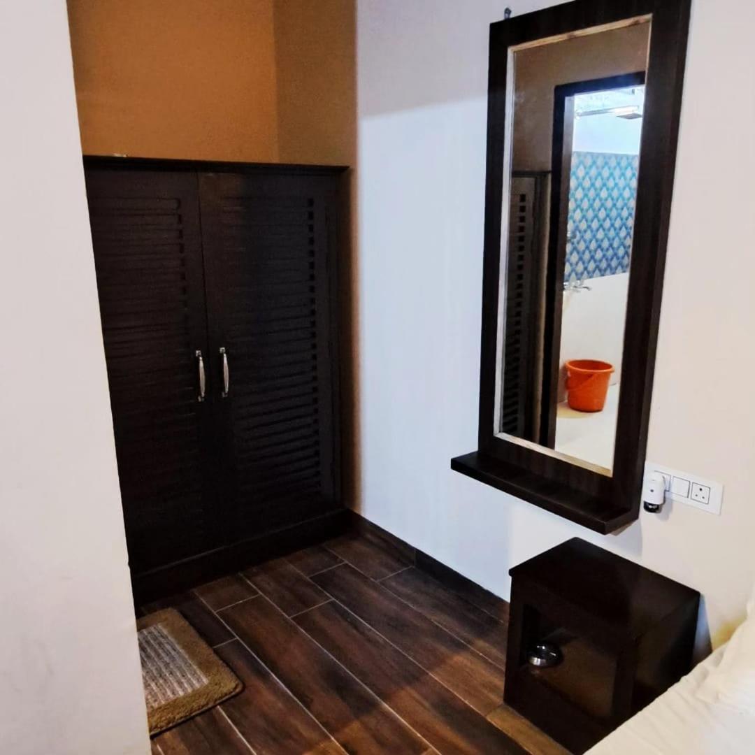 Deluxe Double Room (2 Adults + 1 Child)