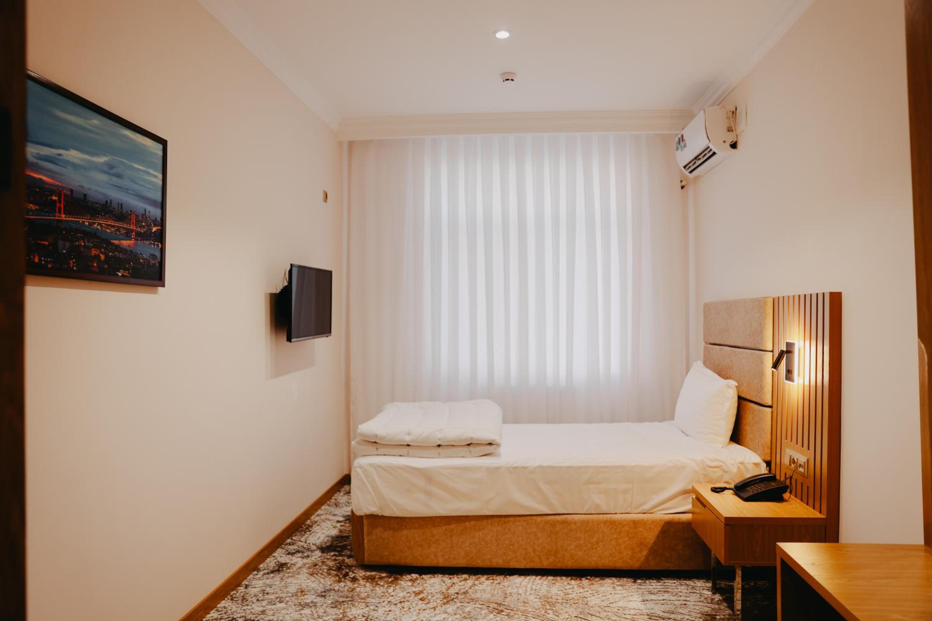 Single Room with Shared Bathroom