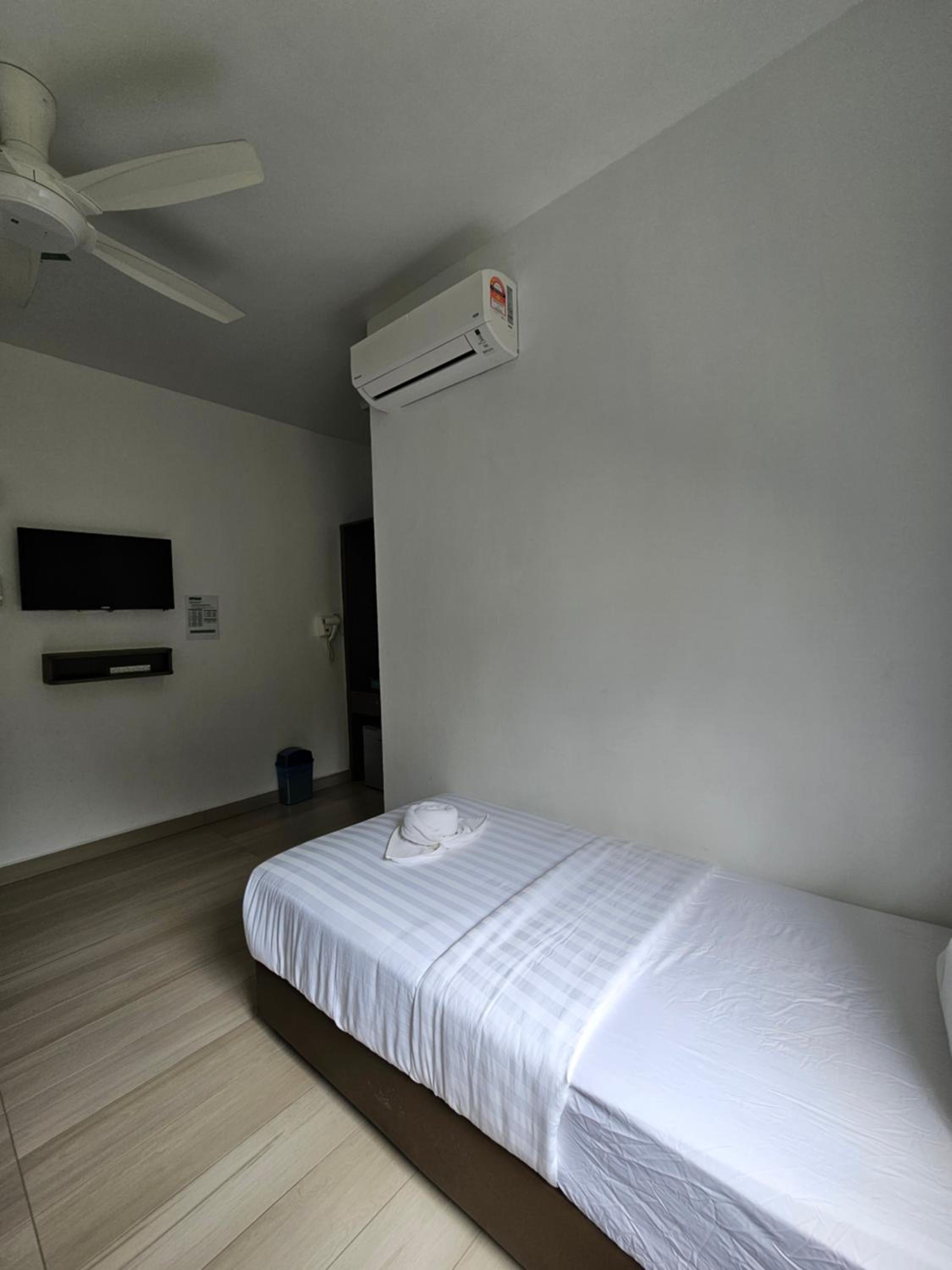 Deluxe Twin Room photo 3