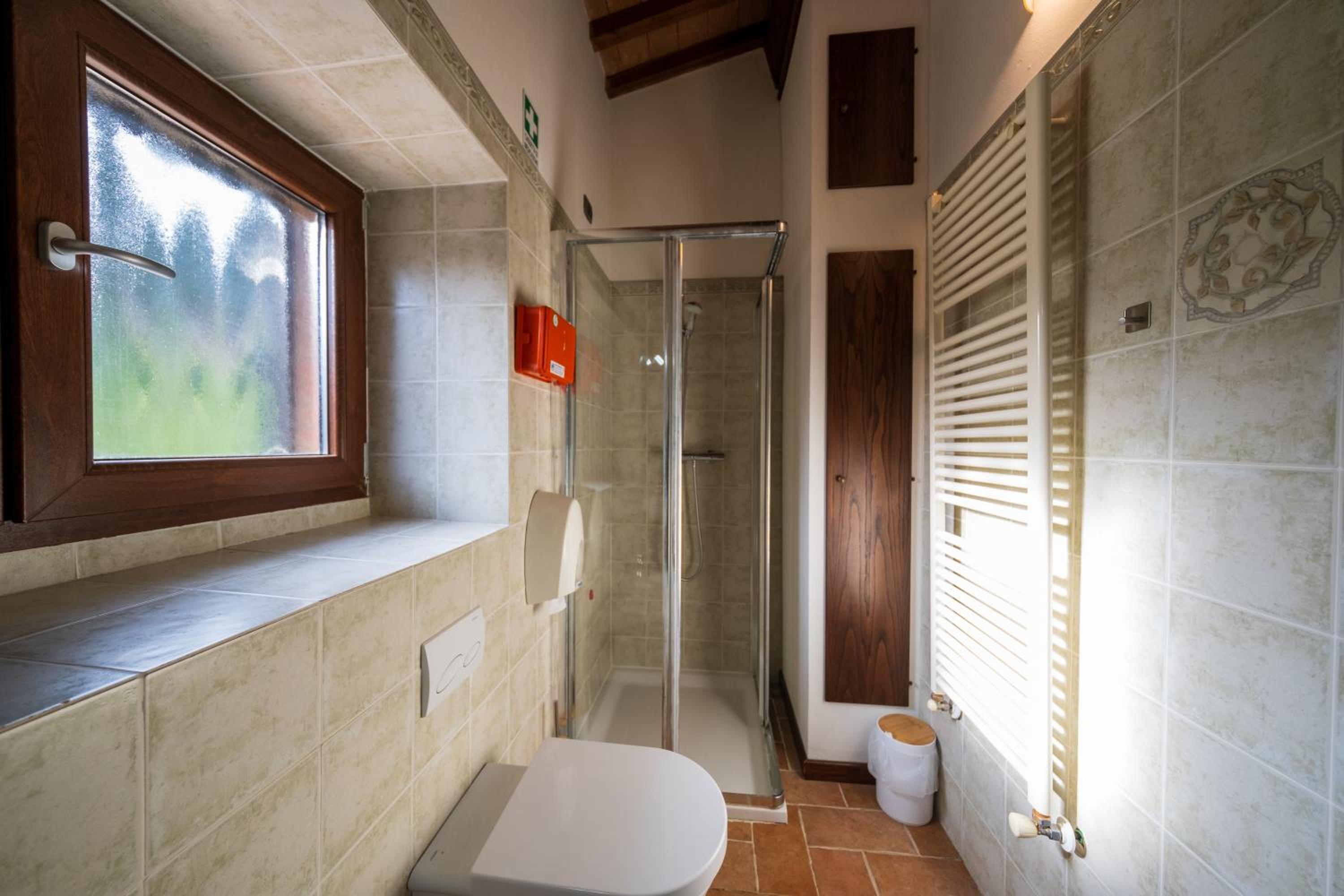 Standard One-Bedroom Apartment - Photo 3