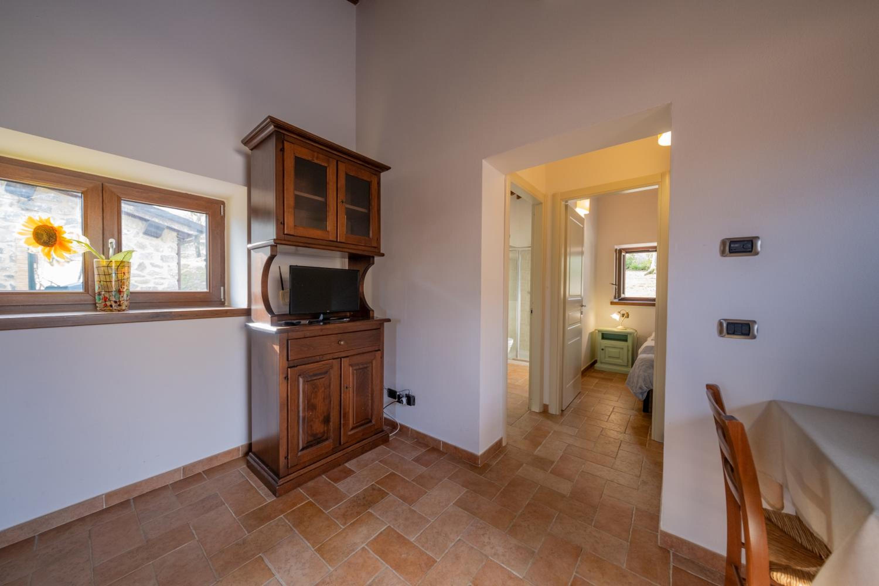 Standard One-Bedroom Apartment - Photo 6