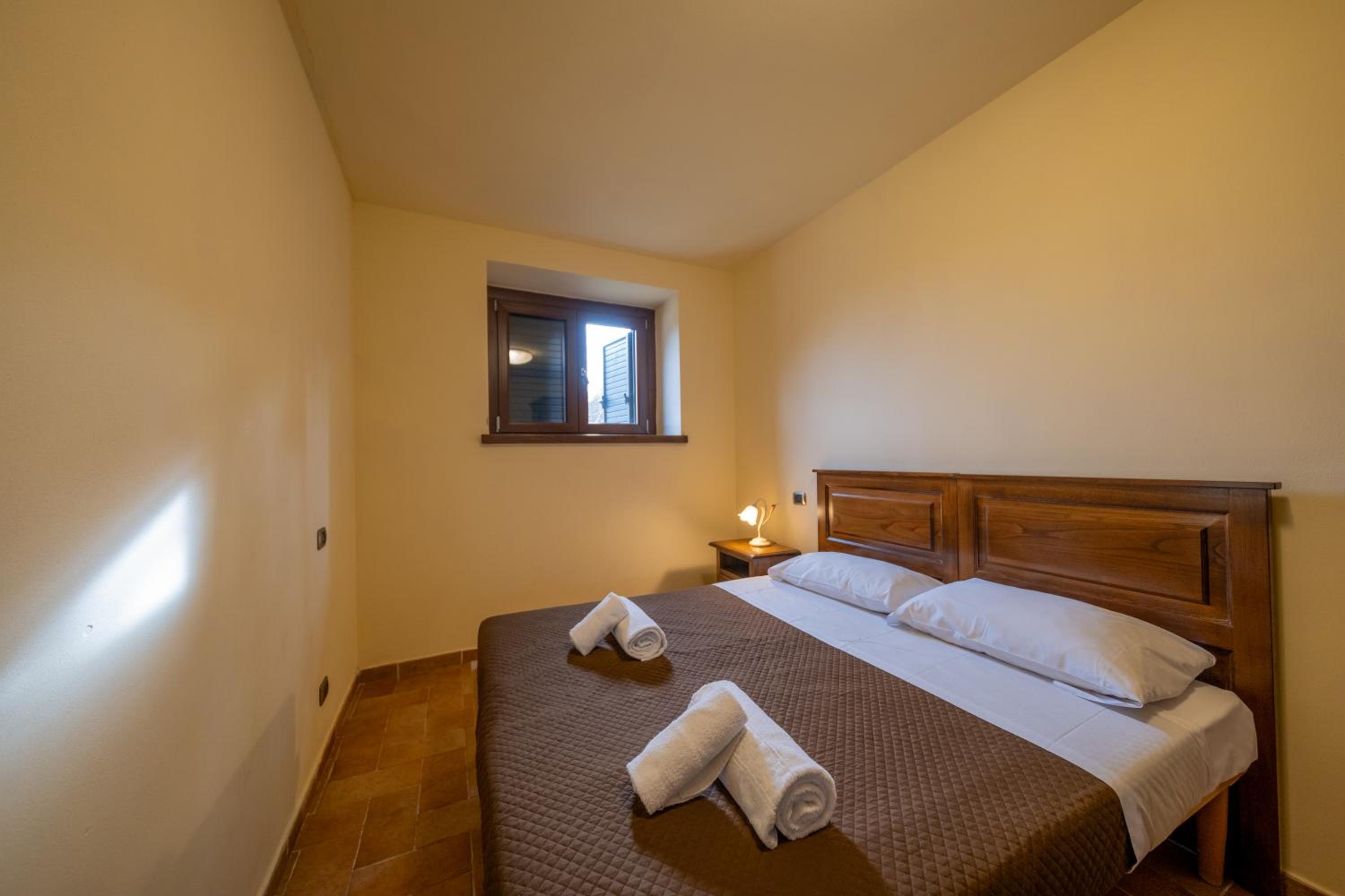 Three-Bedroom Apartment - Photo 4