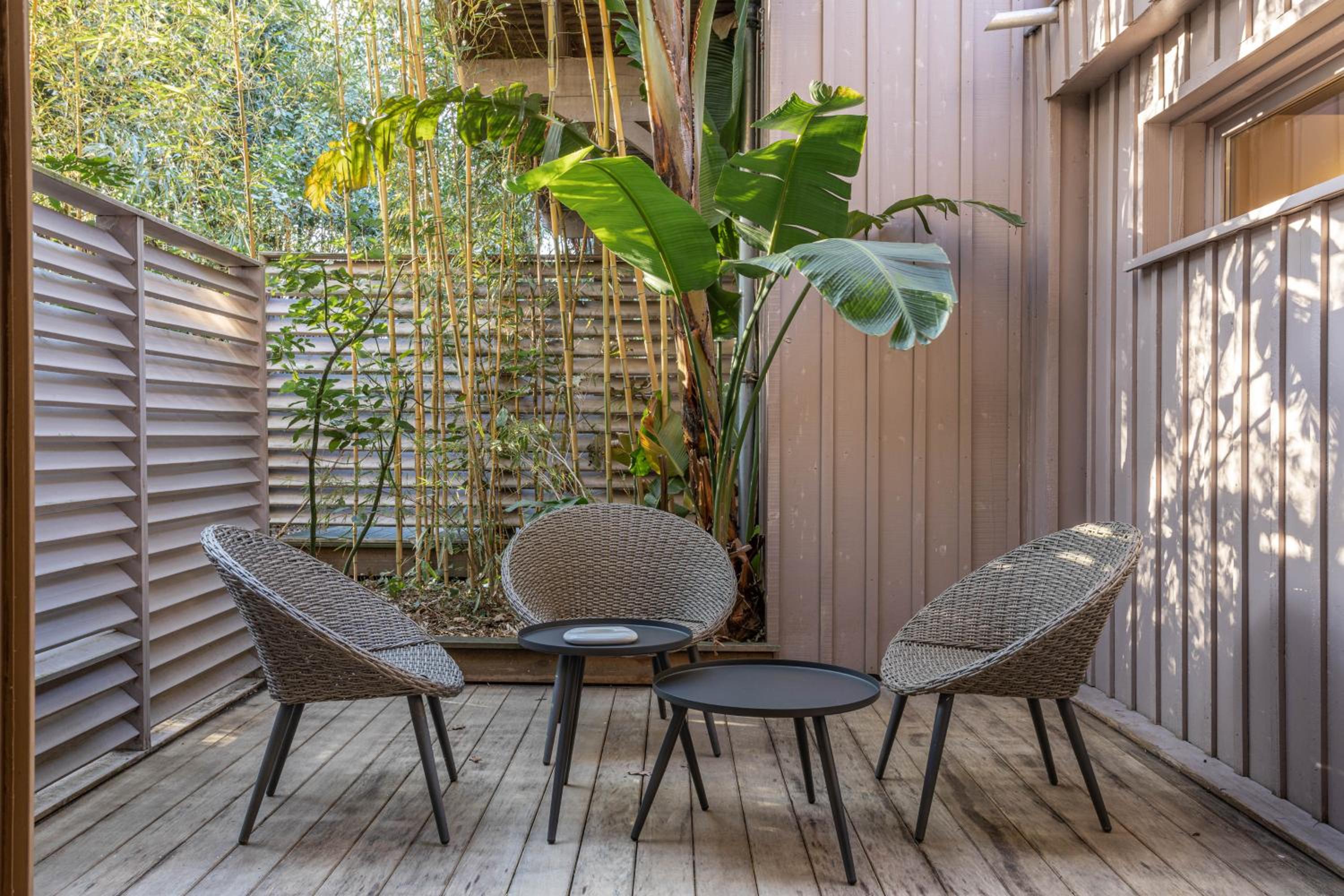 Cocoon Room Garden Side photo 2