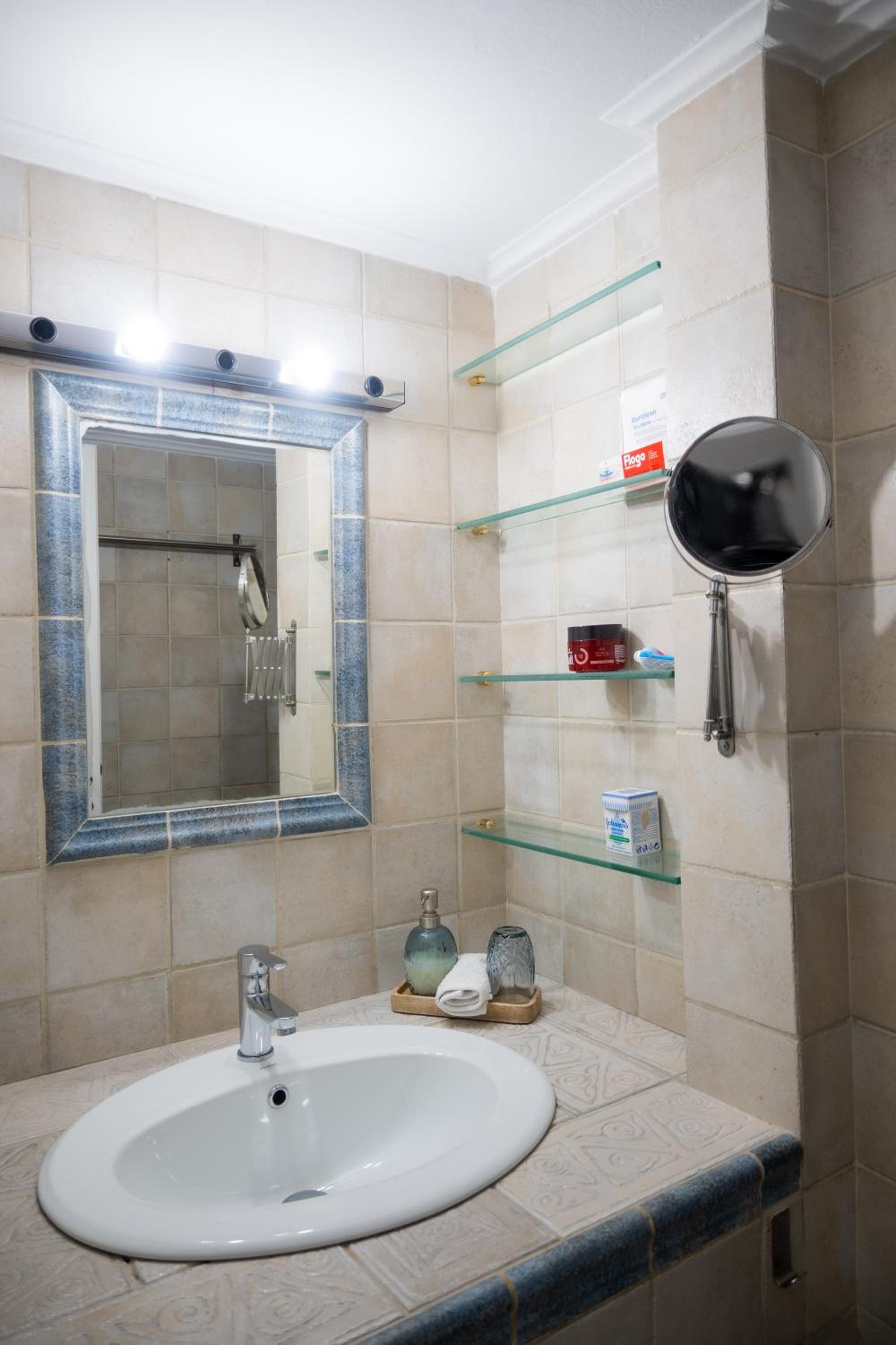 Two-Bedroom Apartment - Photo 9