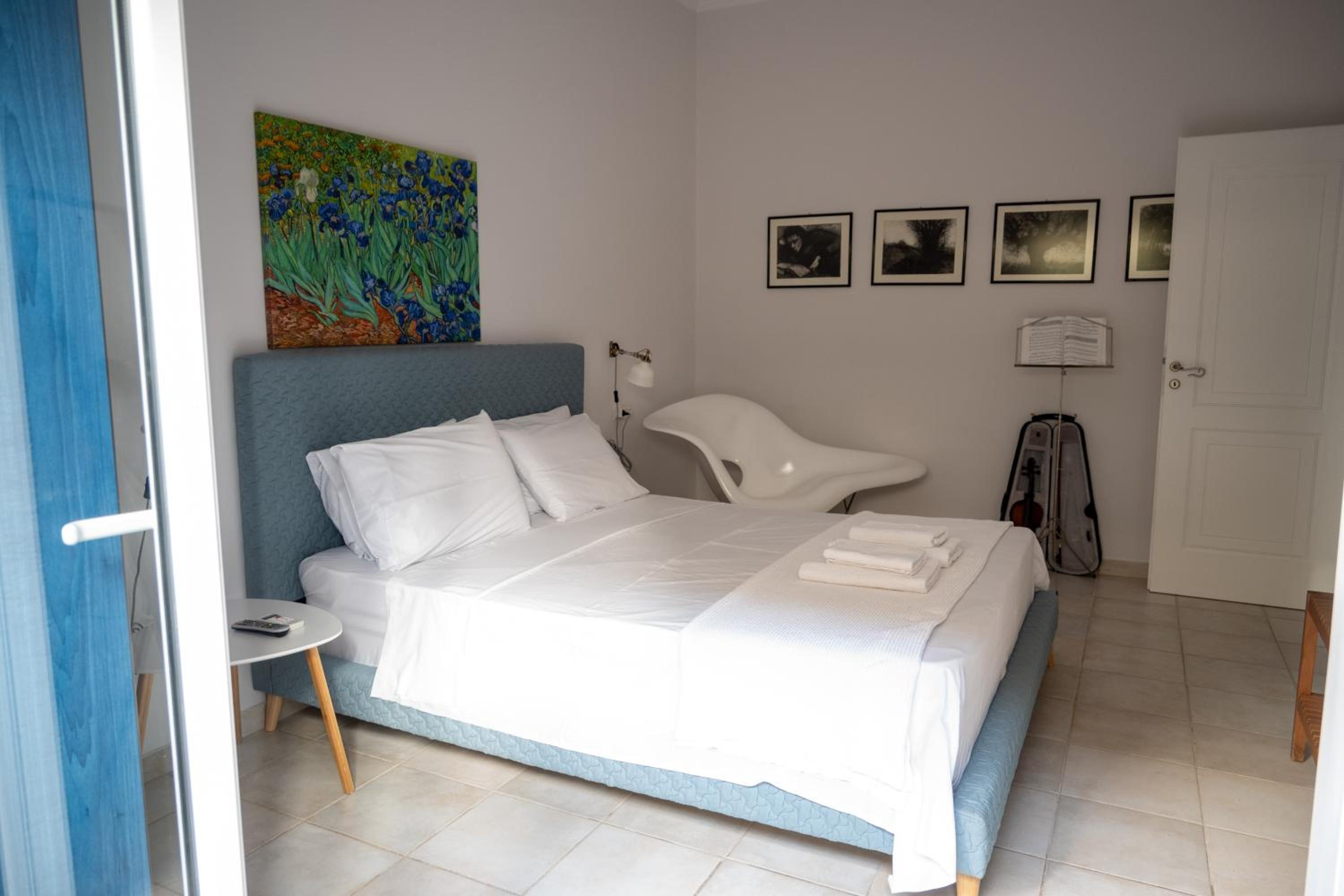 Two-Bedroom Apartment - Photo 20