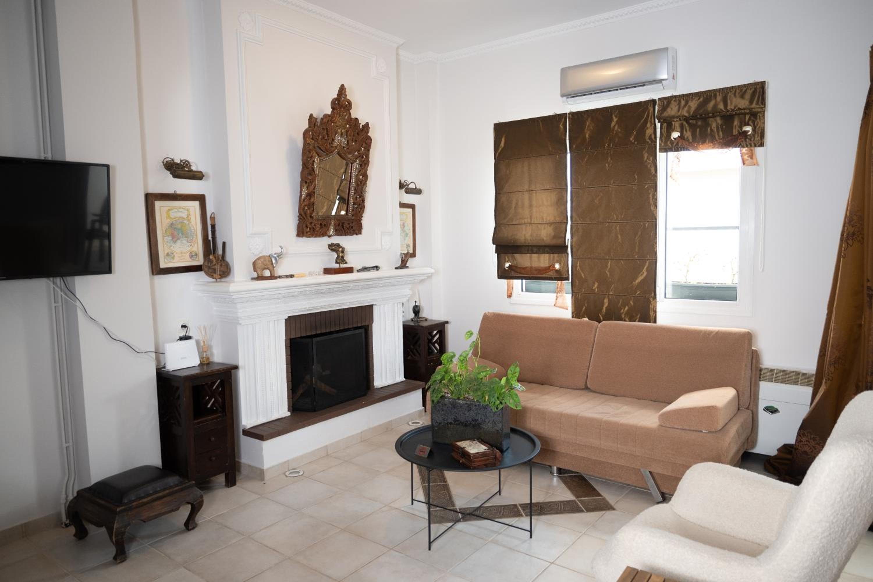 Two-Bedroom Apartment - Photo 3
