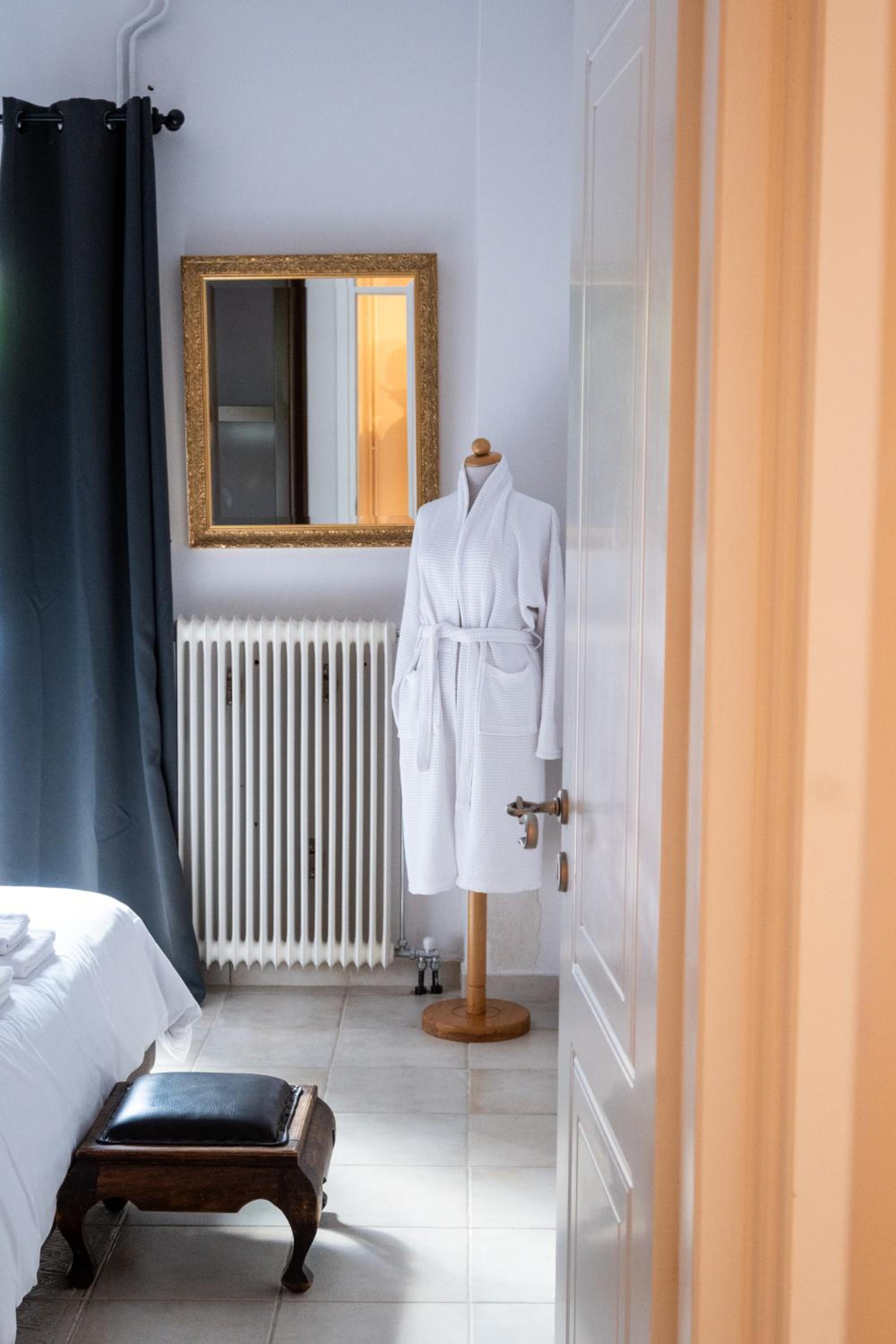 Two-Bedroom Apartment - Photo 5