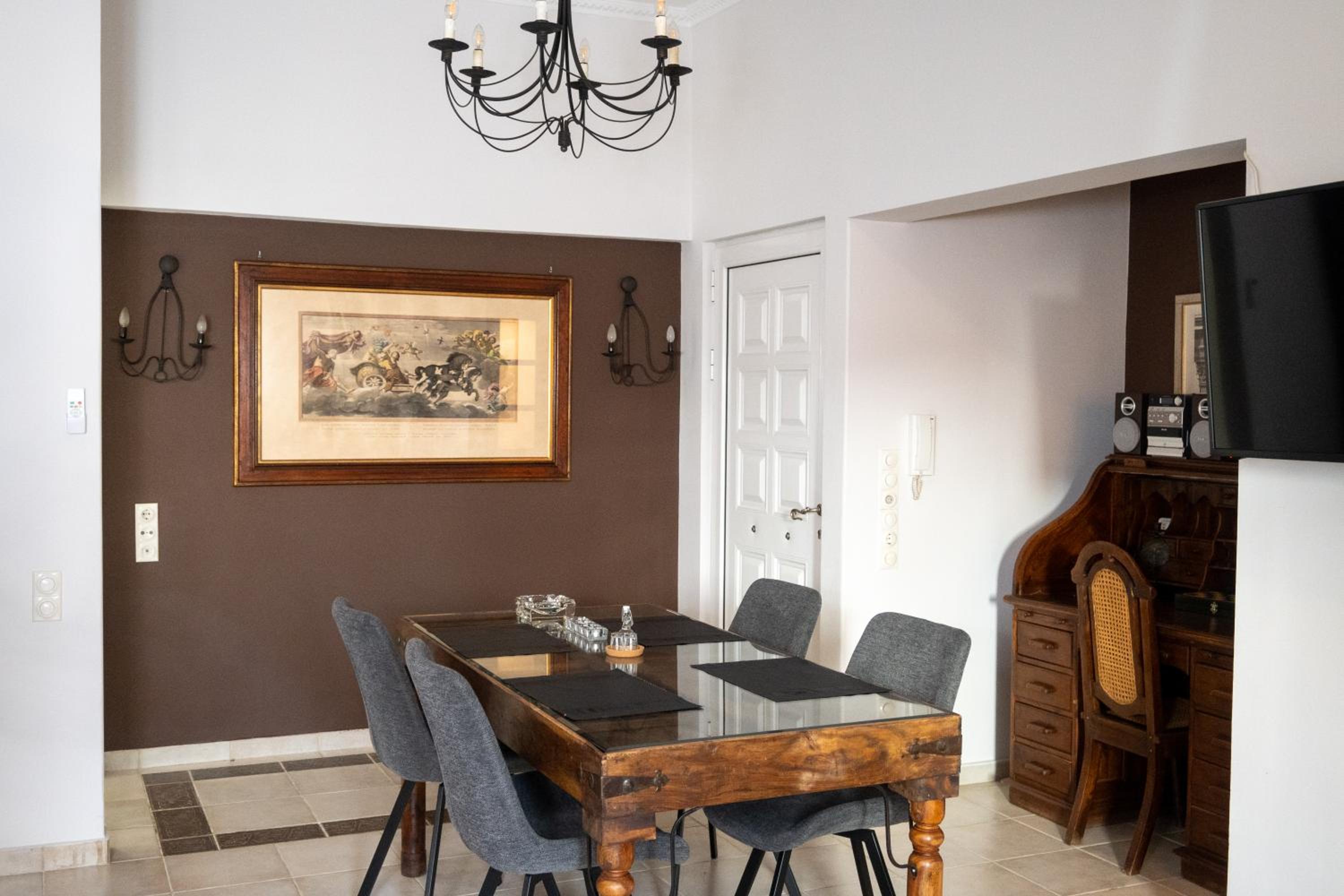 Two-Bedroom Apartment - Photo 11