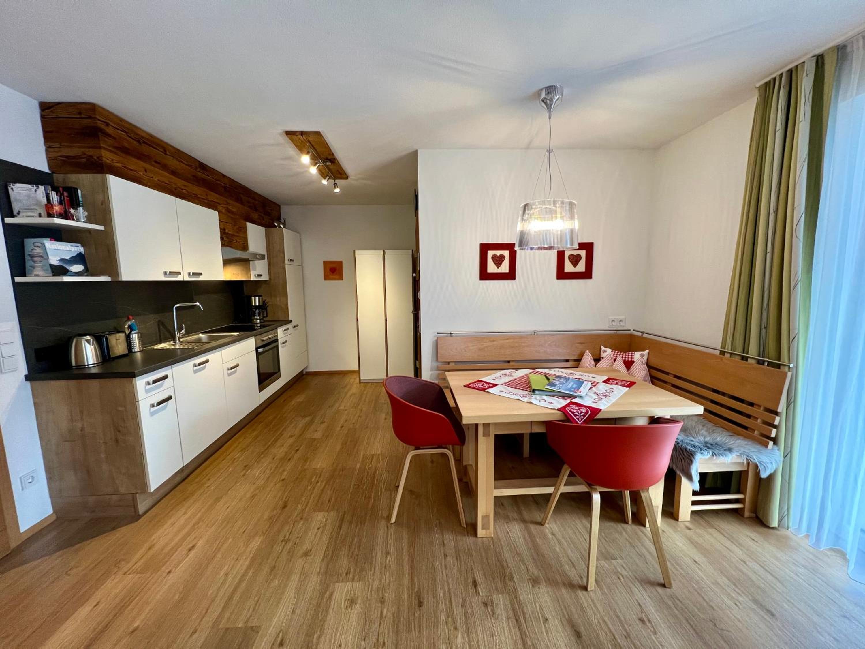 One-Bedroom Apartment with Mountain View photo 2
