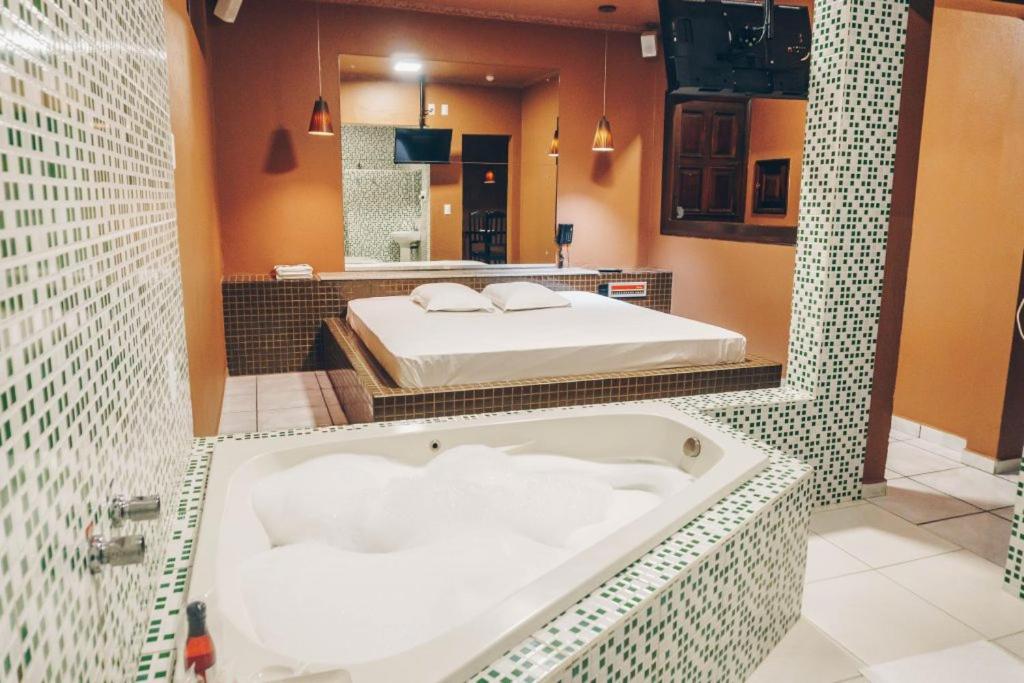 Deluxe Suite With Spa Bath
