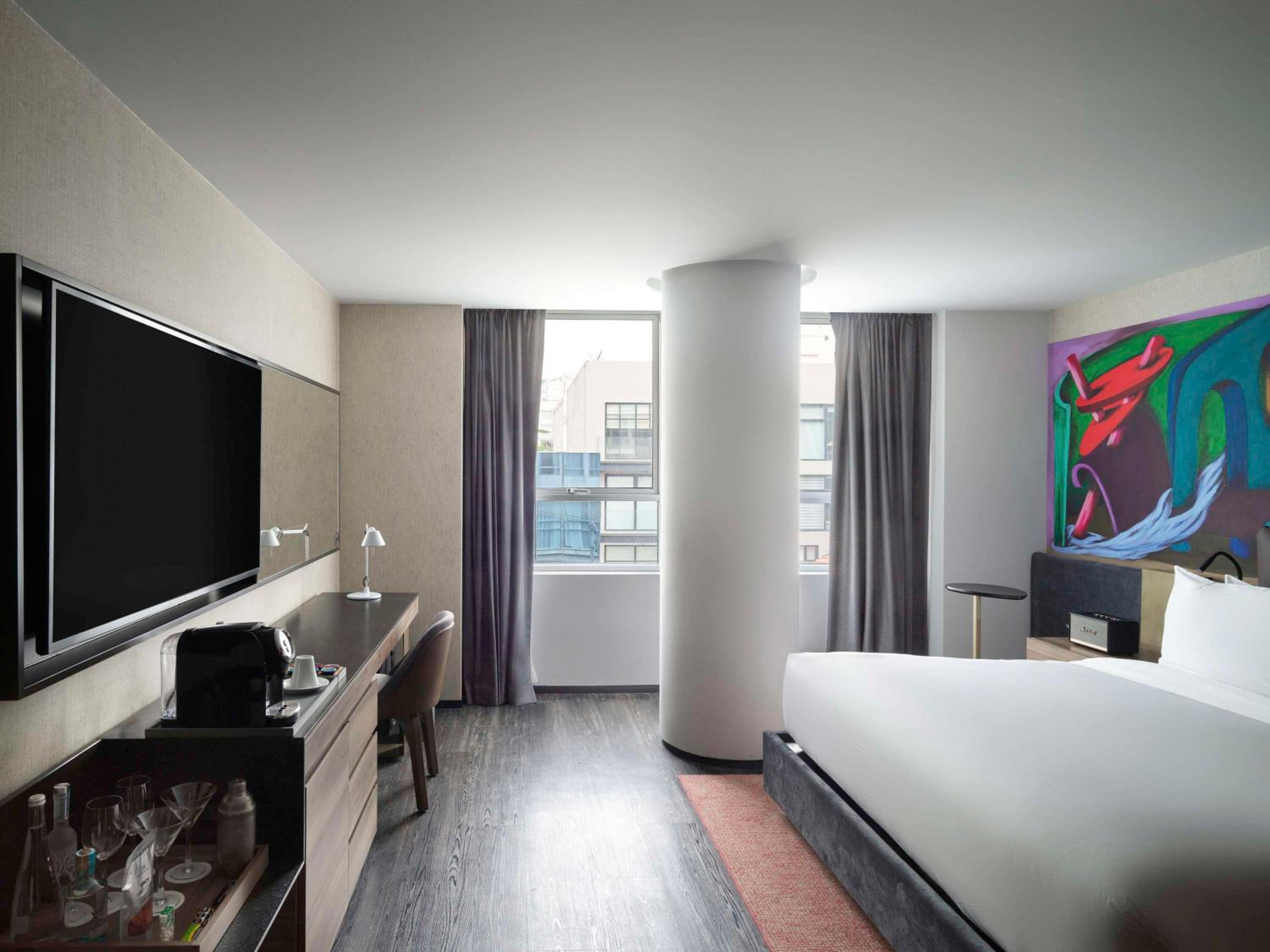 Superior King Room - Mobility Accessible - Photo 1