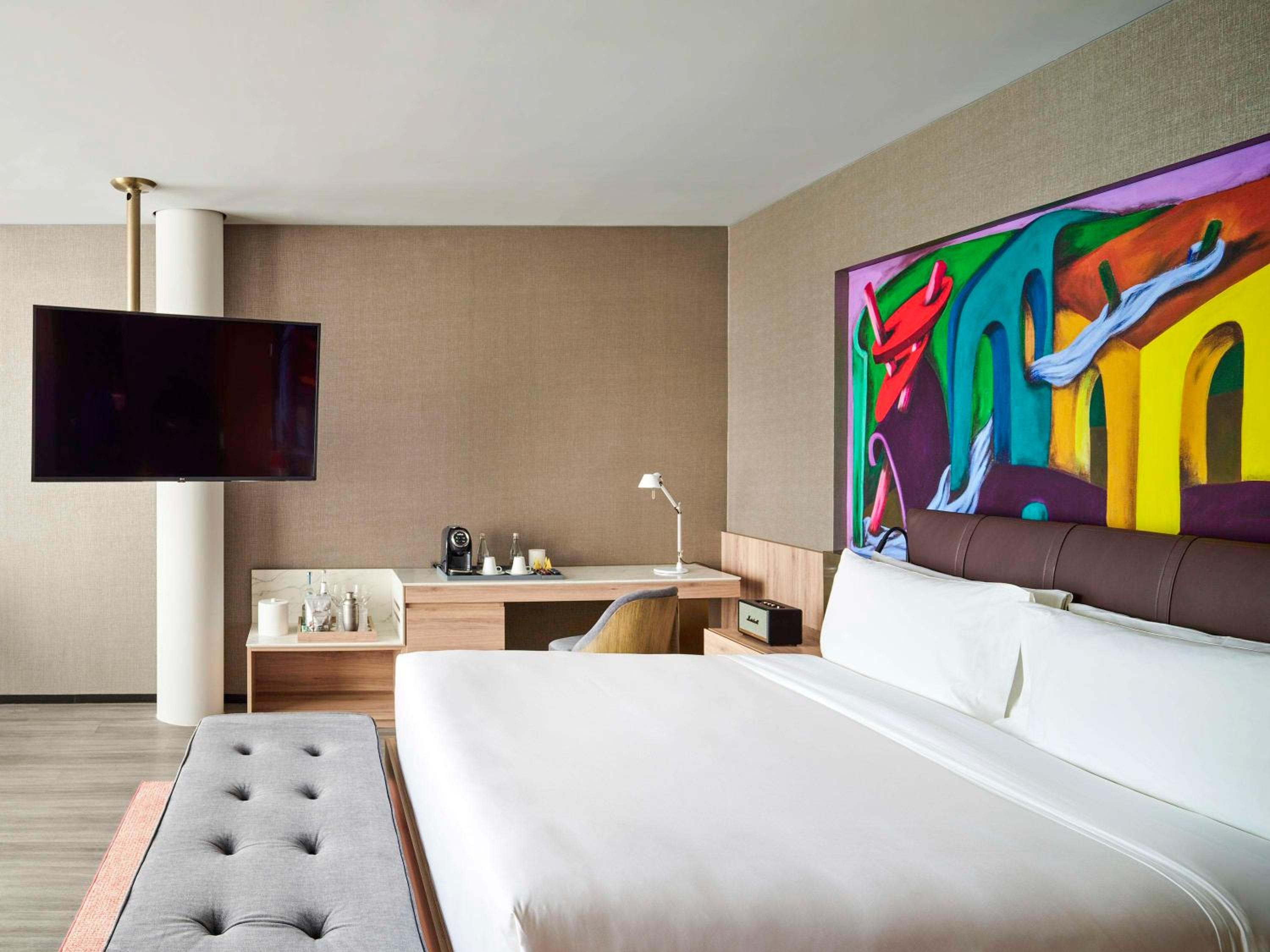 Skyline King Suite with Terrace - Photo 10