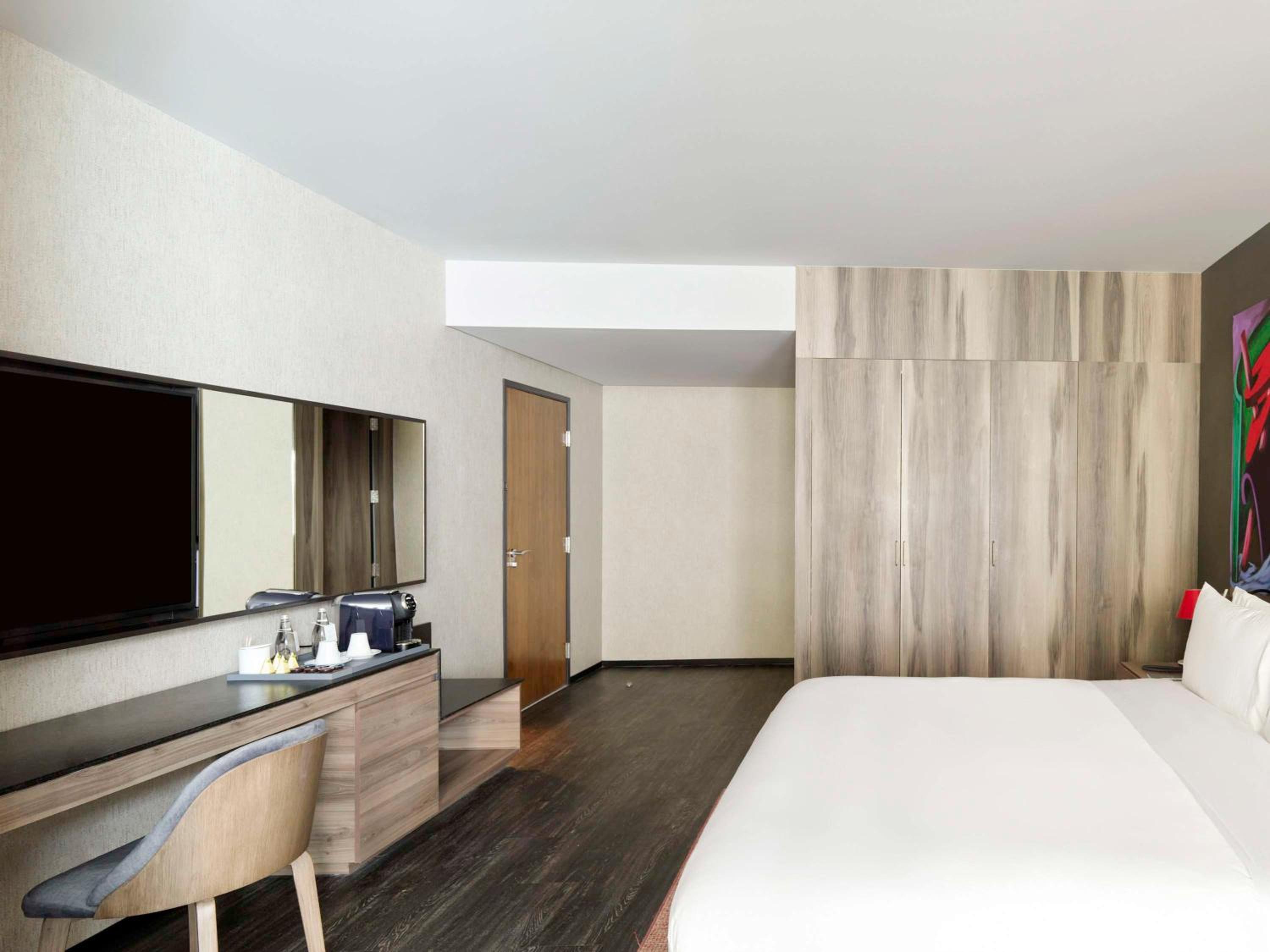 Mondrian King Suite with Terrace - Photo 7