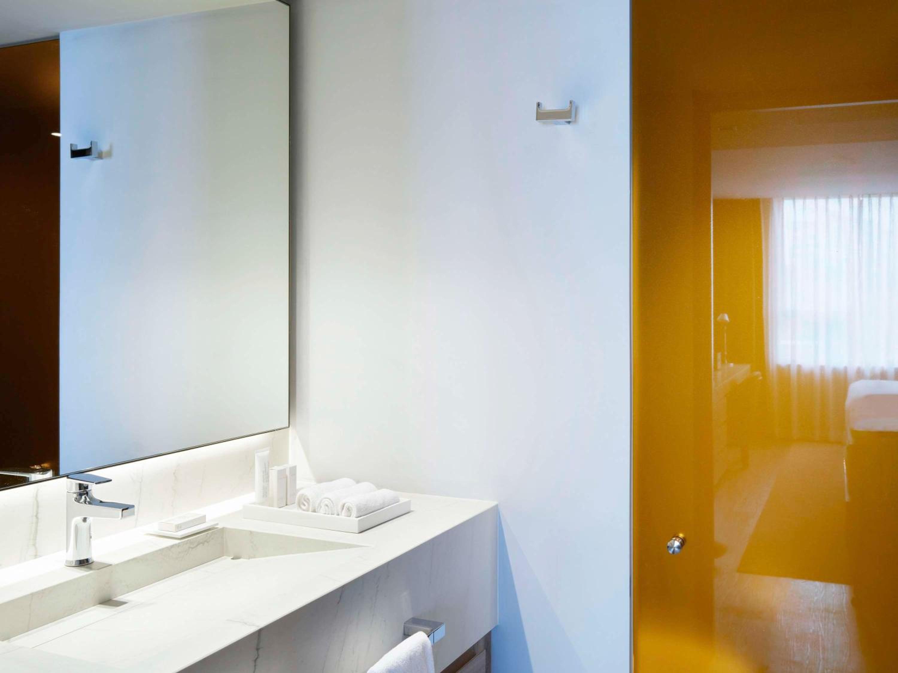 Standard Double Room with Two Double Beds - Photo 7