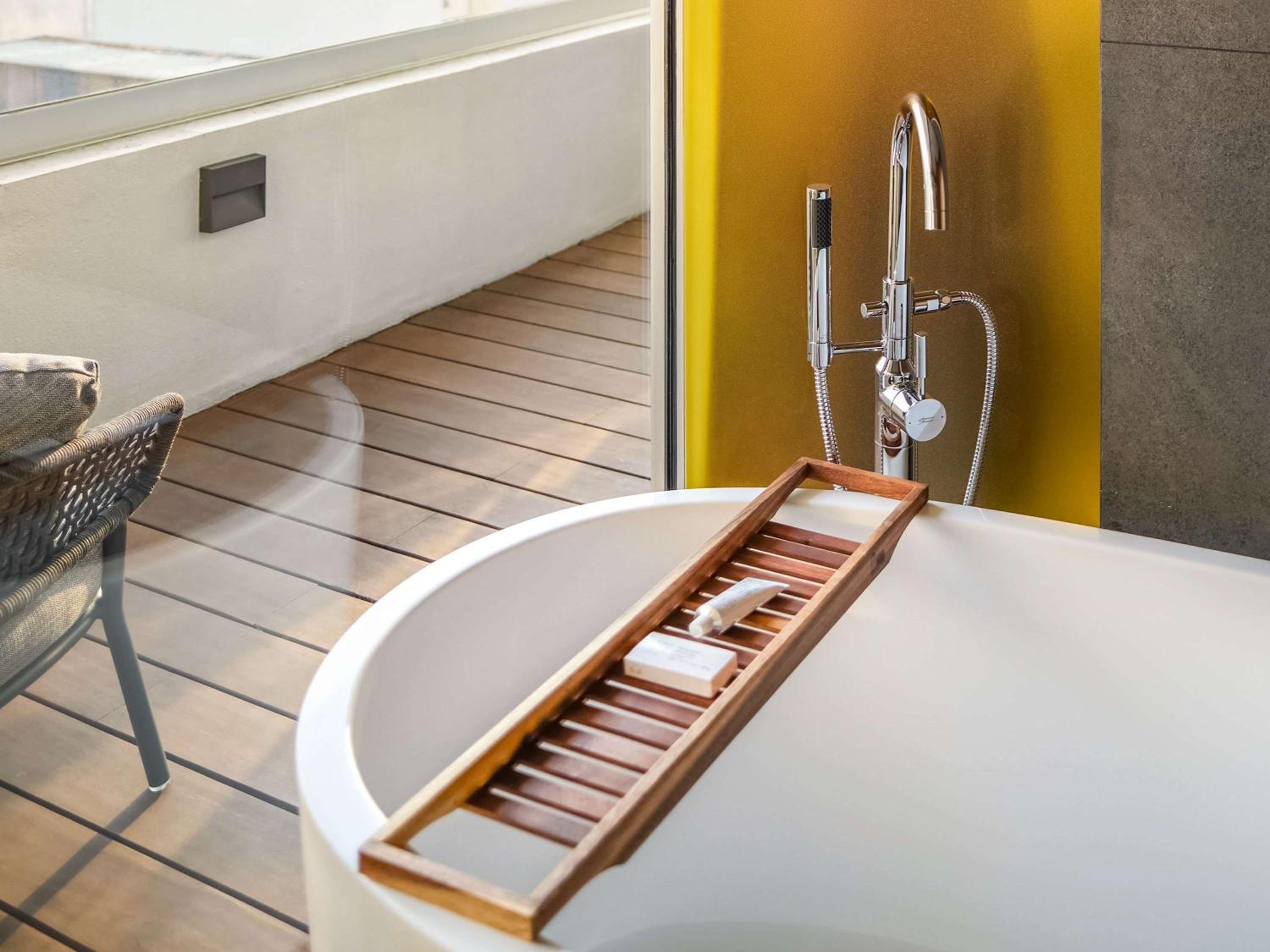 Superior King Suite with Terrace - Photo 16