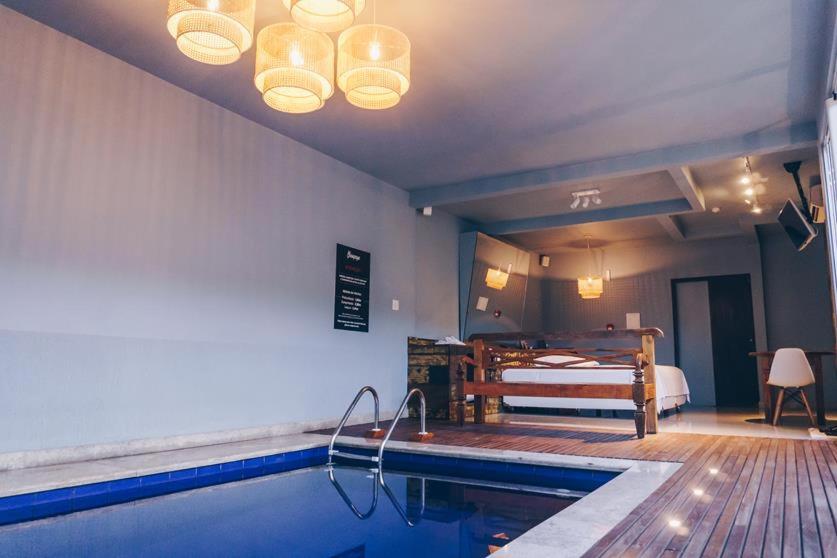 Junior Suite with Private Pool - Photo 3