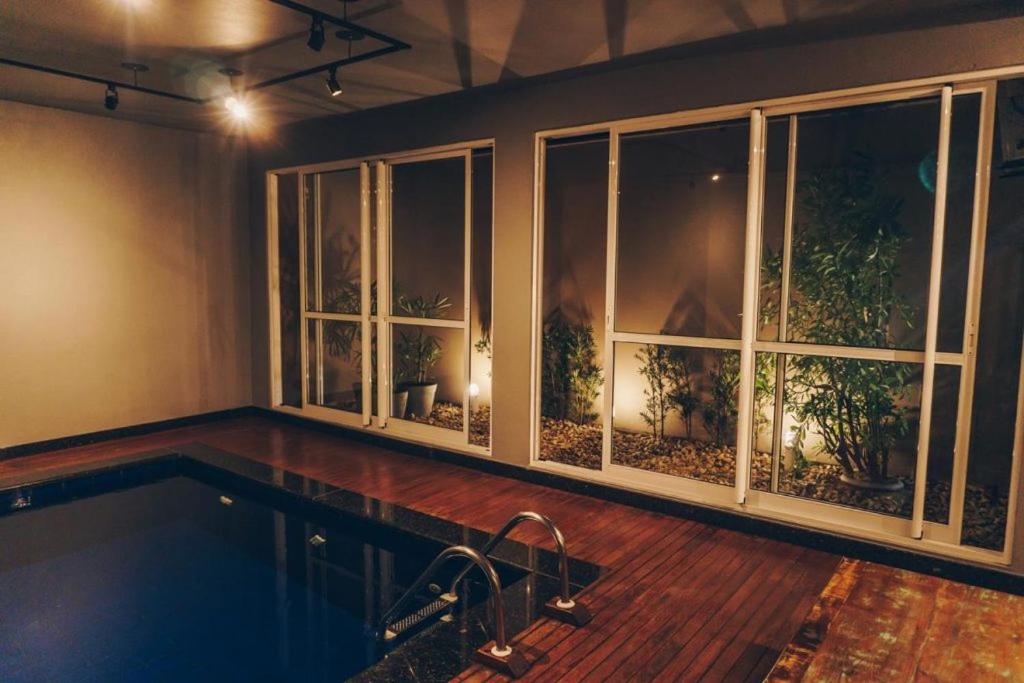 Junior Suite with Private Pool - Photo 9