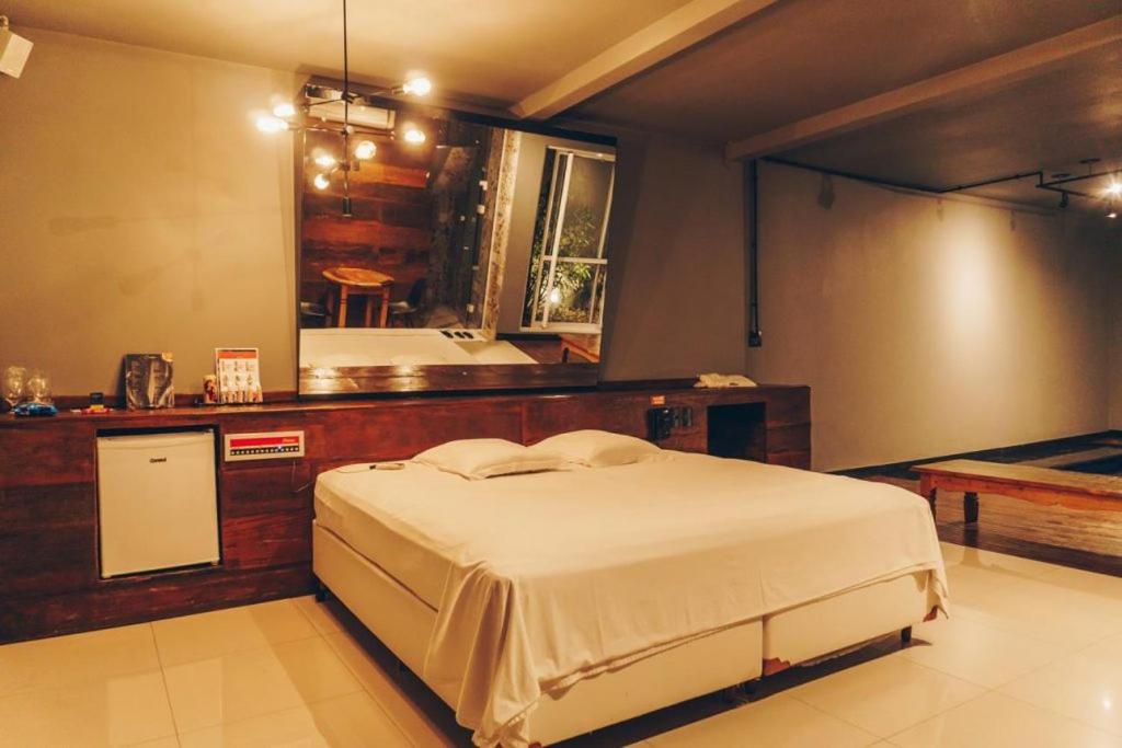 Junior Suite with Private Pool - Photo 5