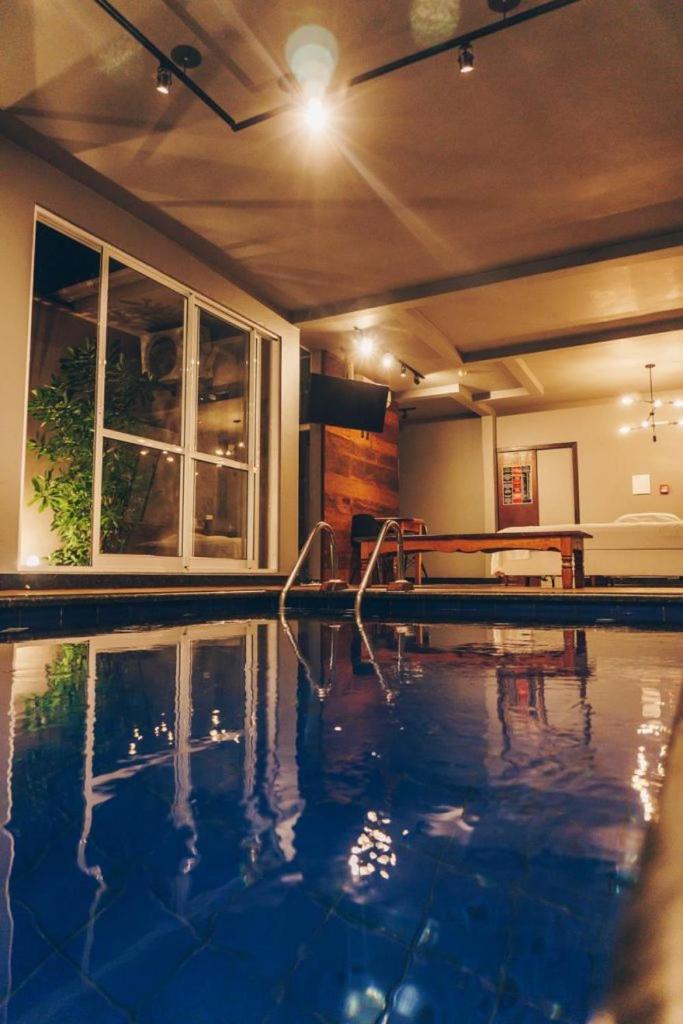 Junior Suite with Private Pool - Photo 7