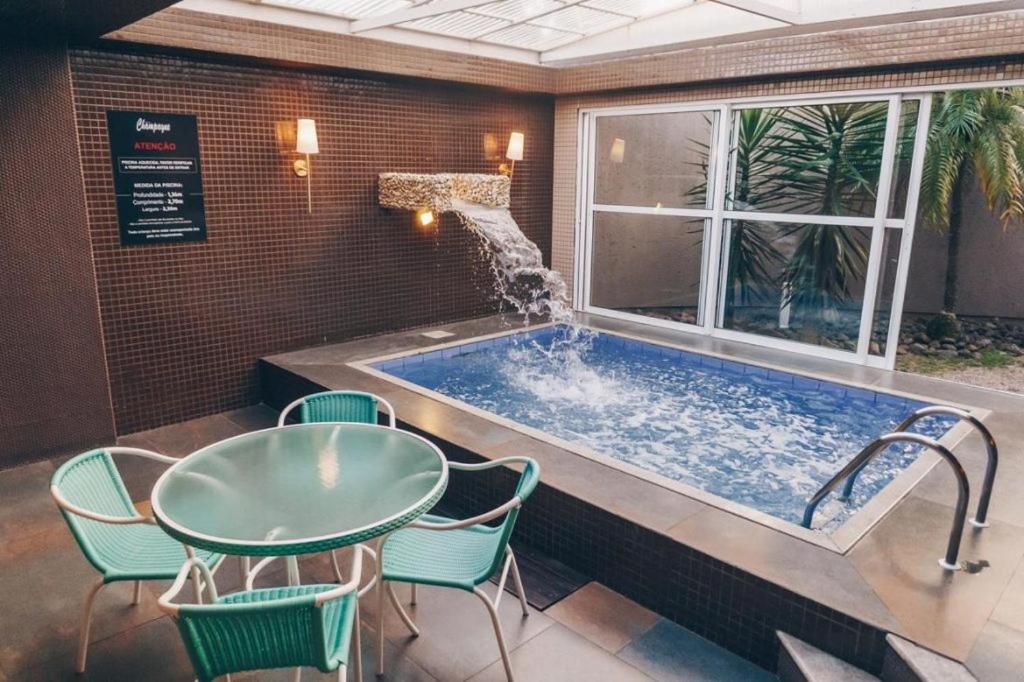 Suite with Private Pool - Photo 3