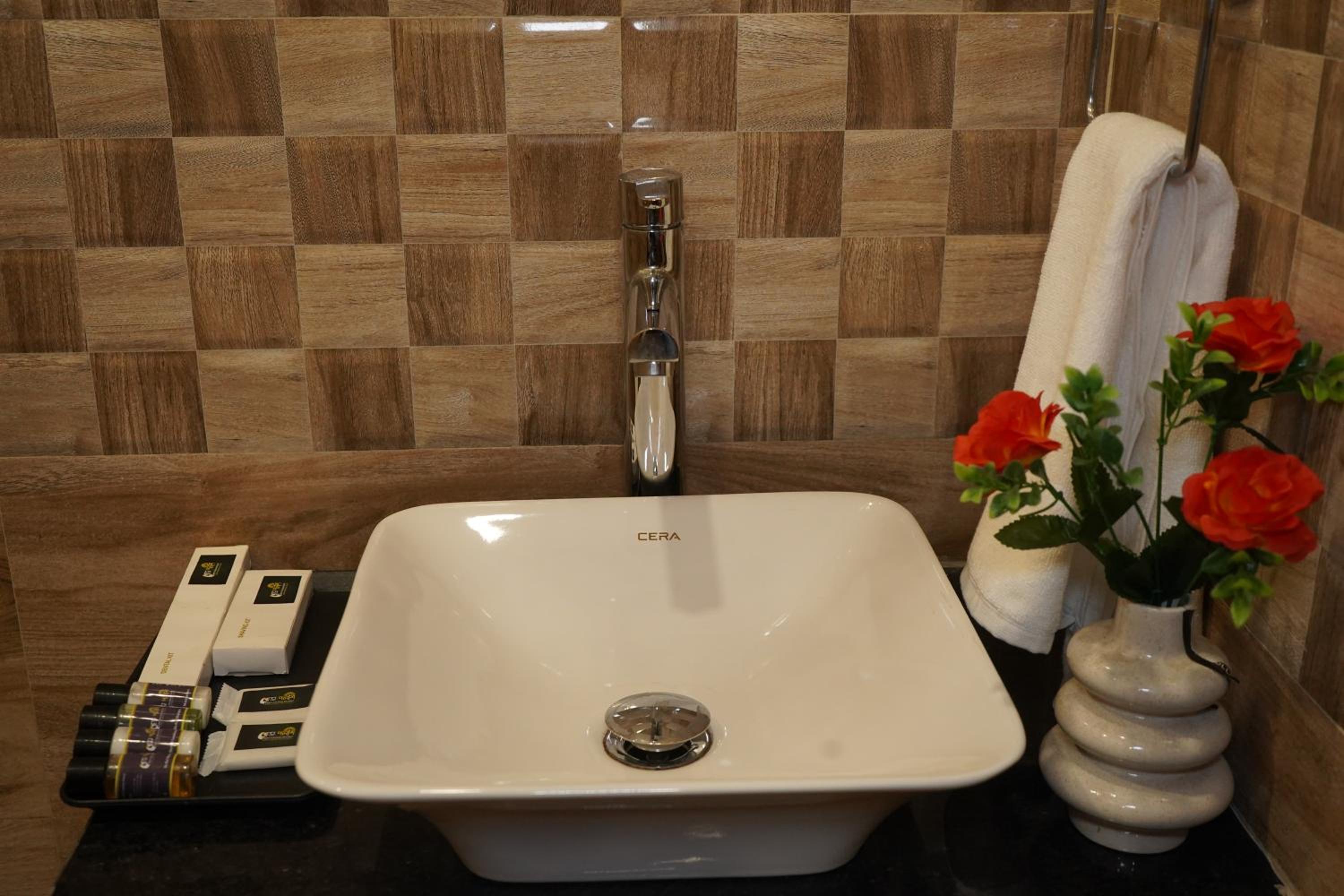 Executive Room - Photo 6