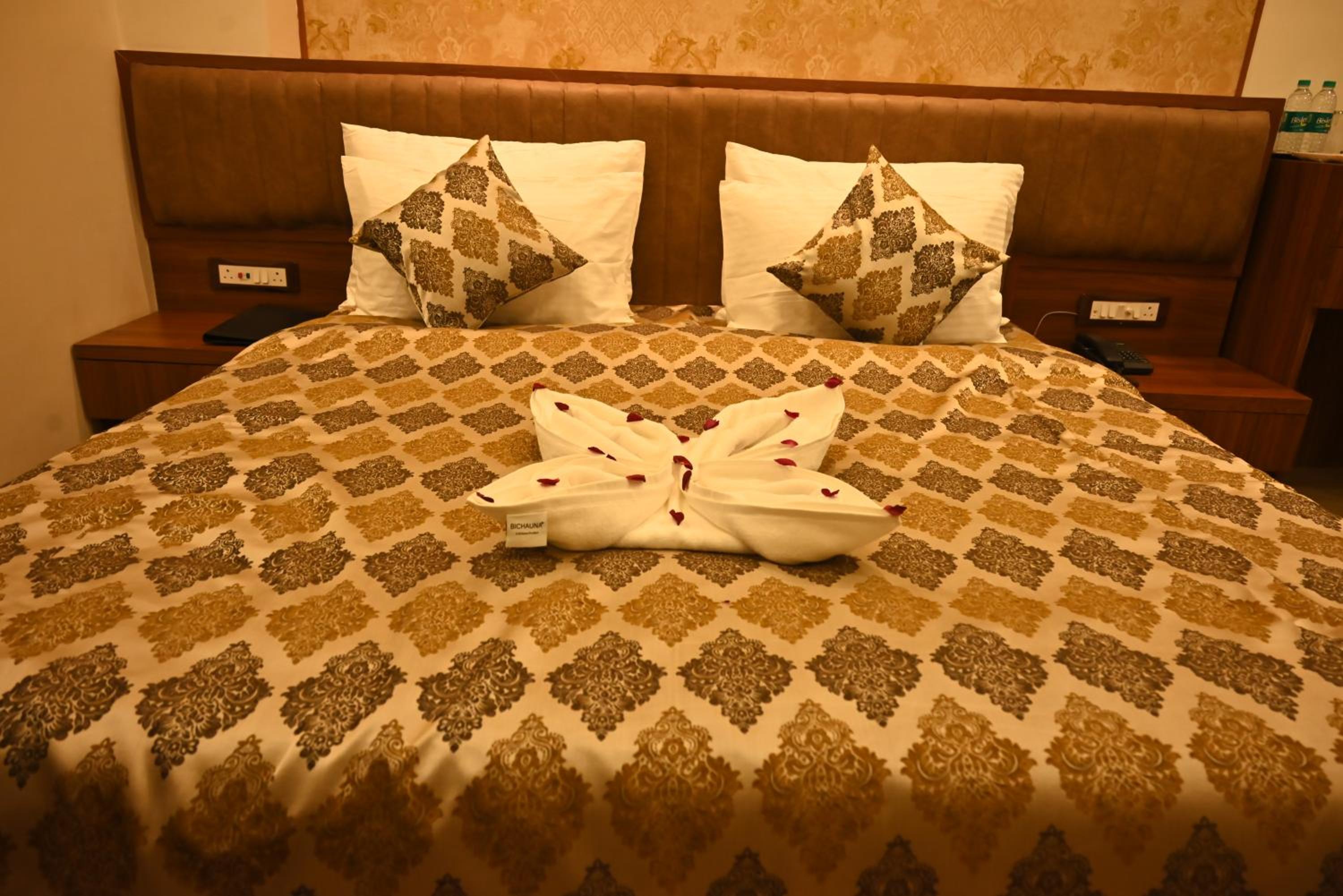 Super Deluxe Room - Photo 4