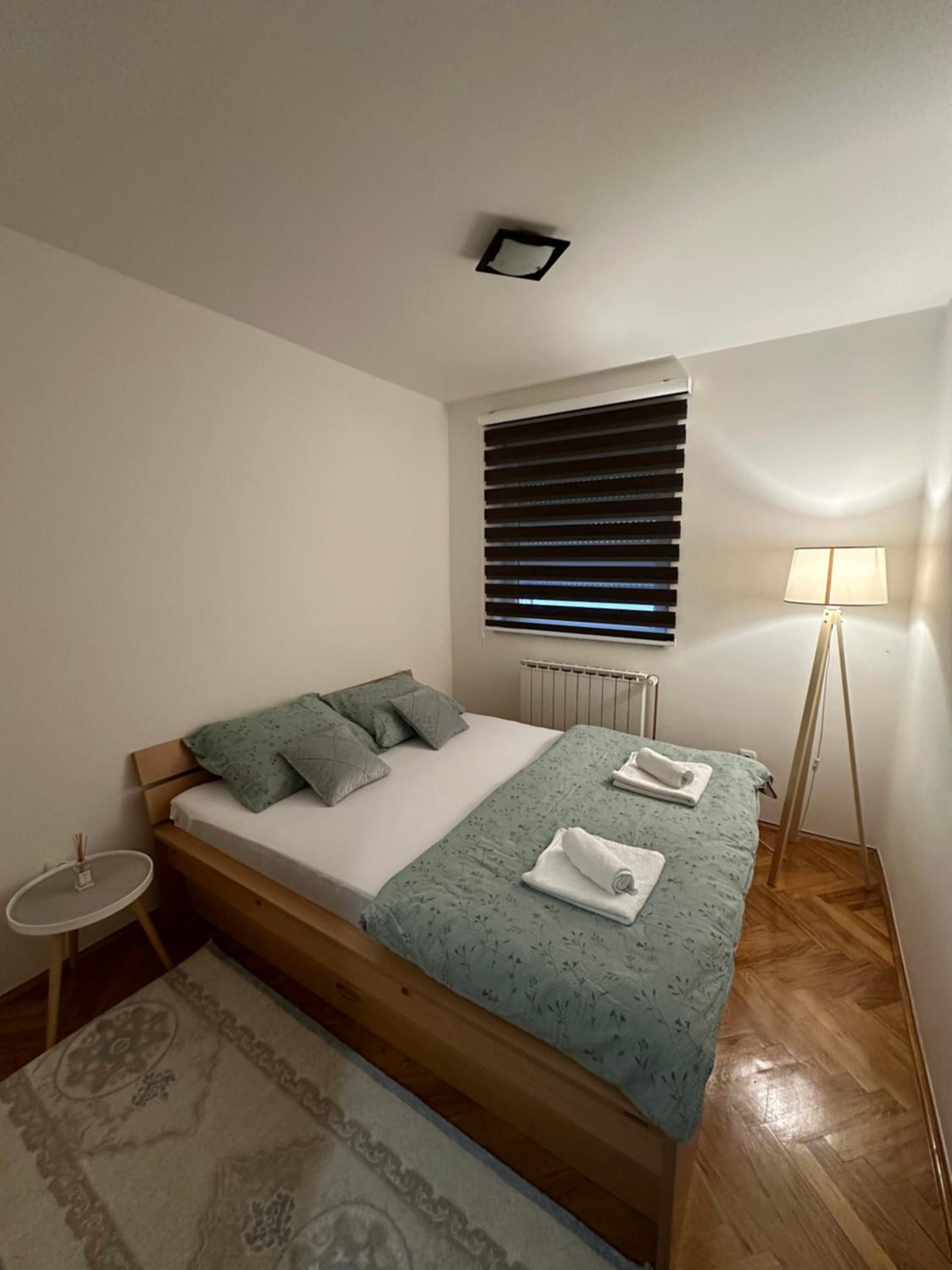 One-Bedroom Apartment photo 1