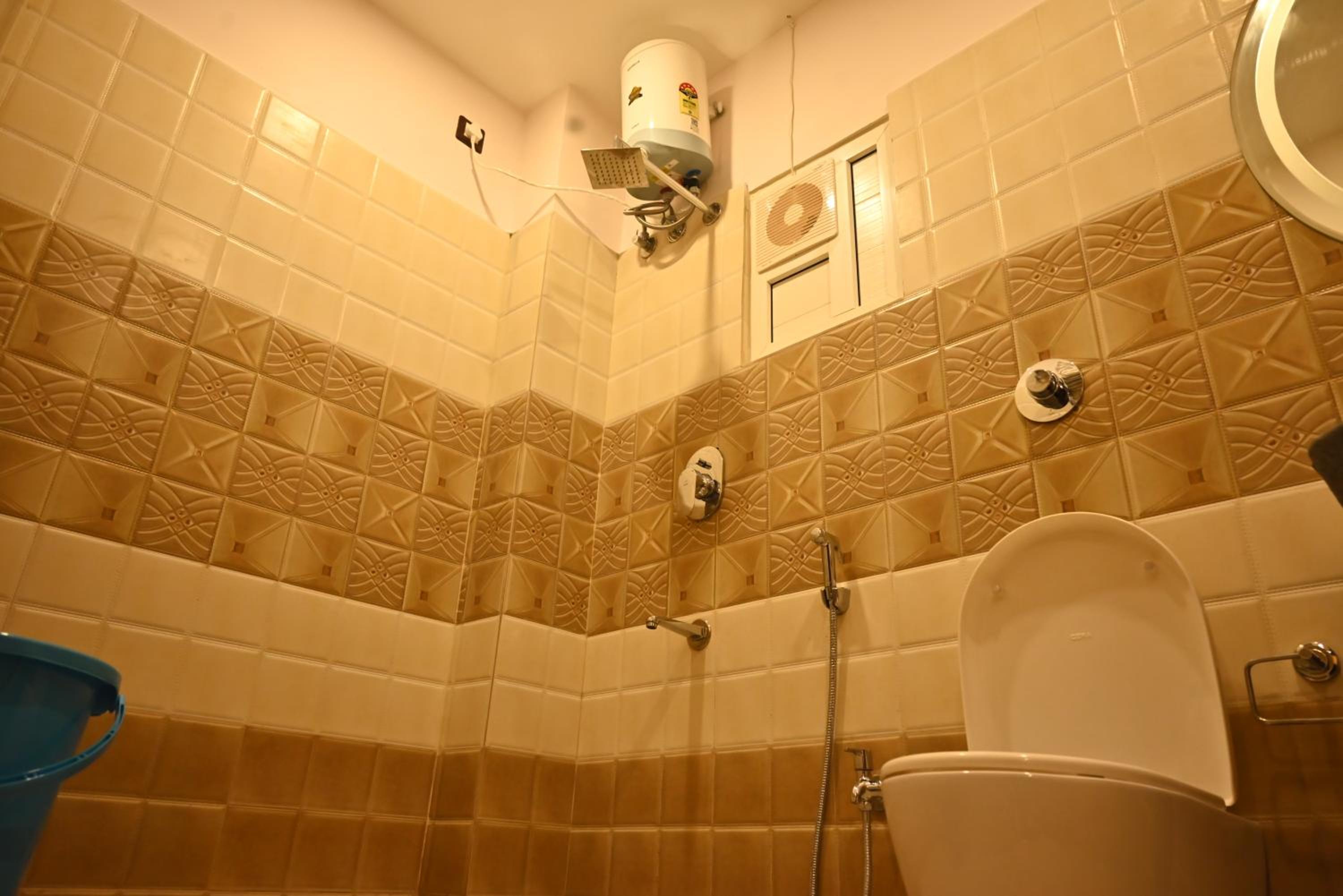 Club Room - Photo 20