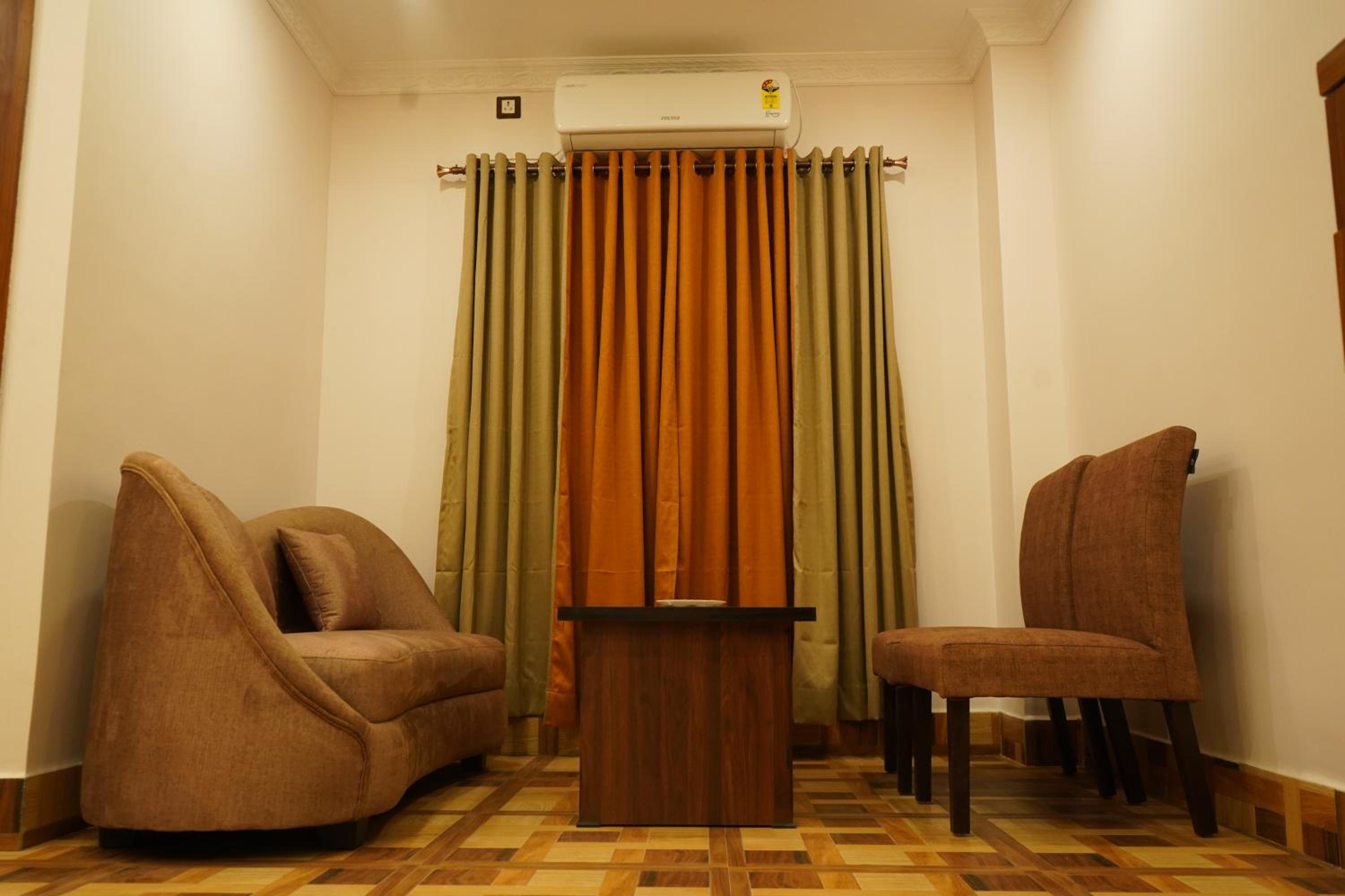 Club Room - Photo 13