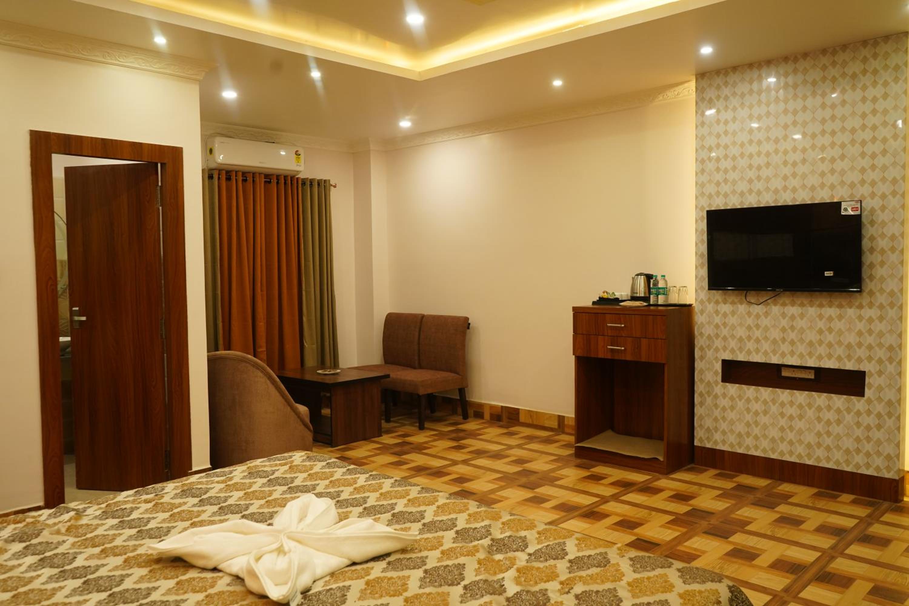 Club Room - Photo 9