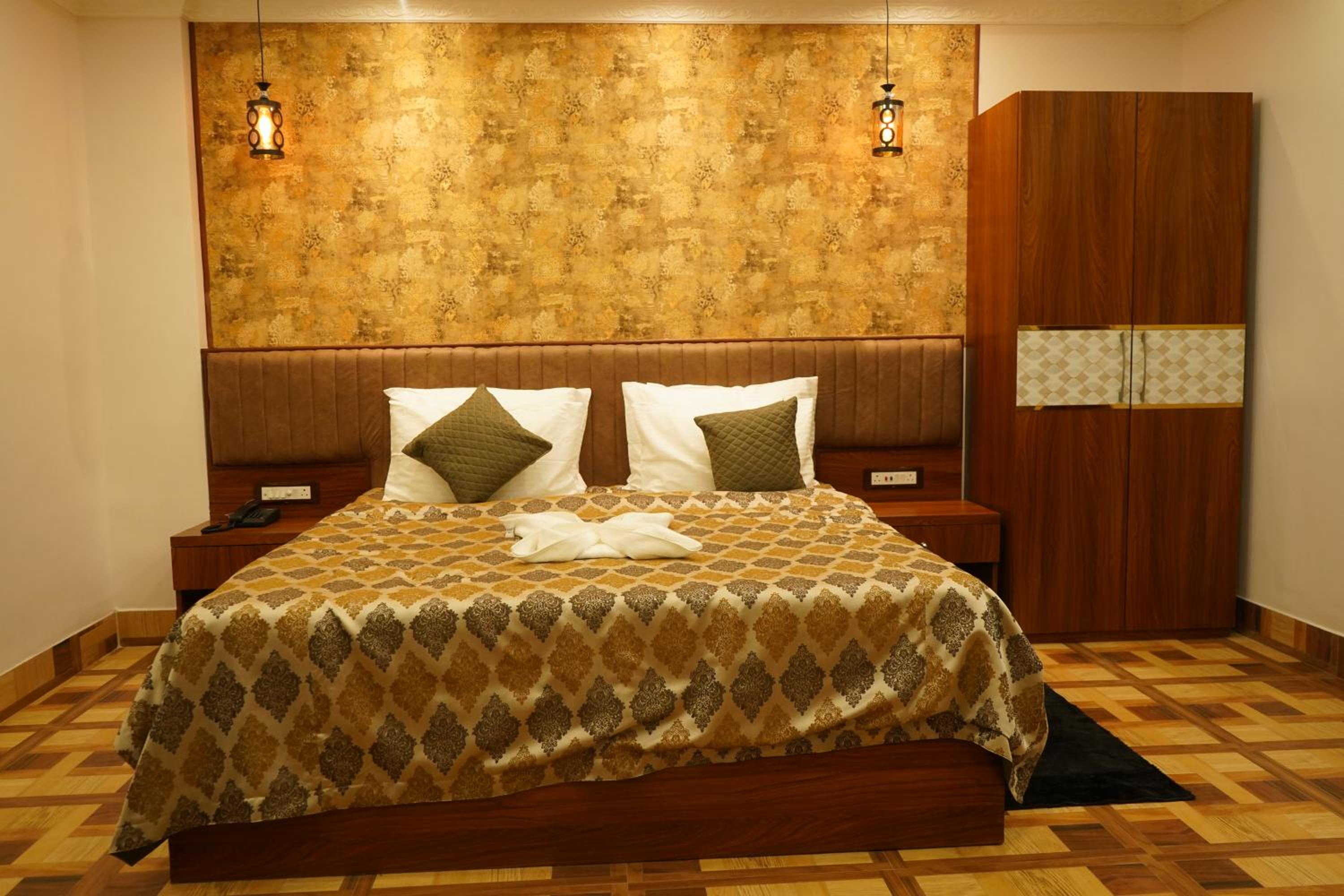 Club Room - Photo 11