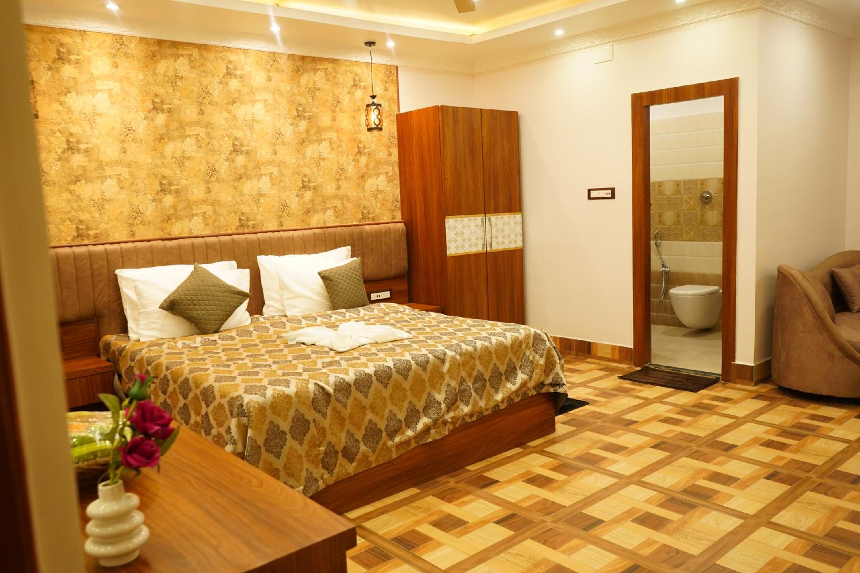 Club Room - Photo 12