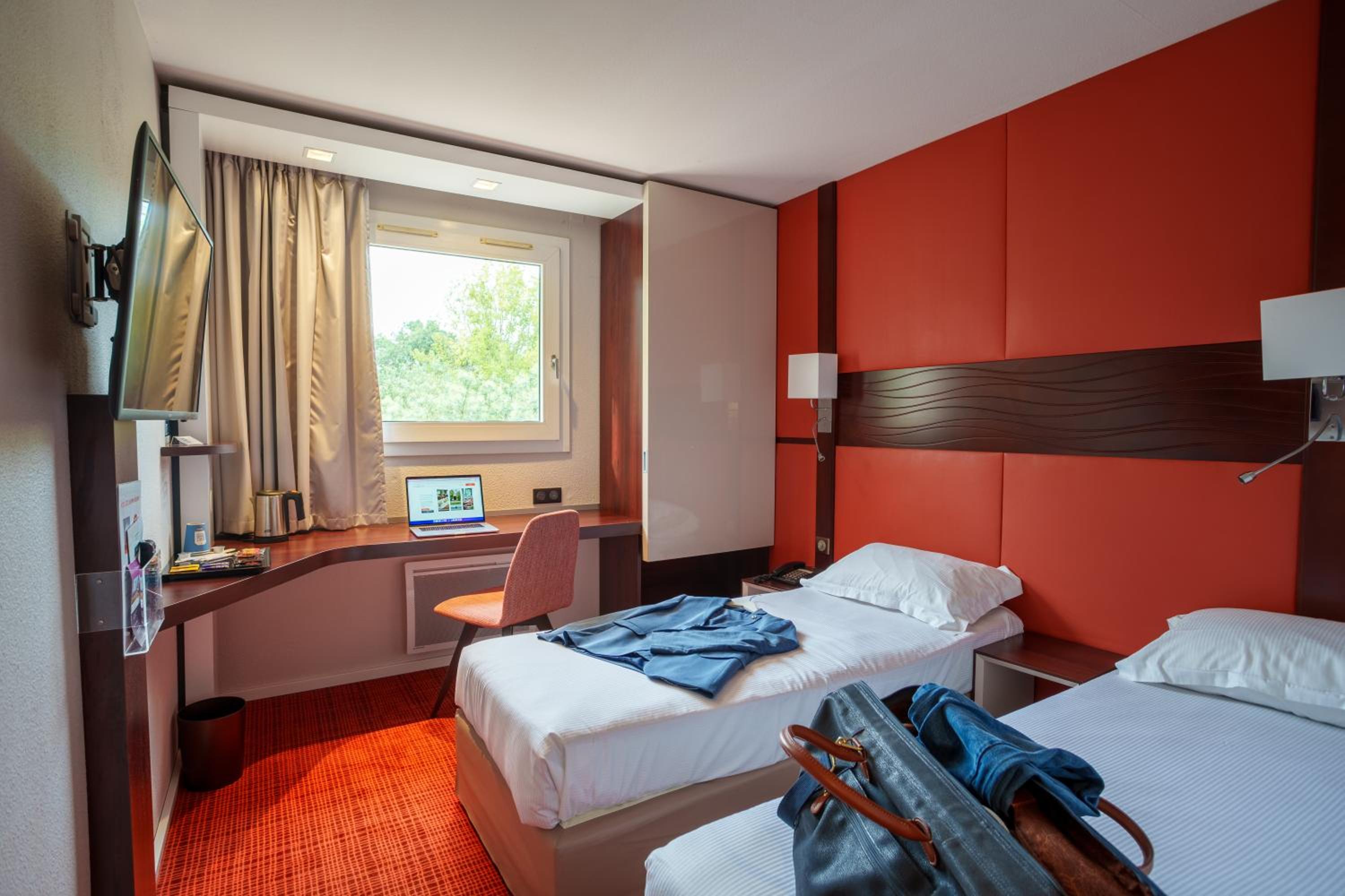 Twin Room - Photo 6
