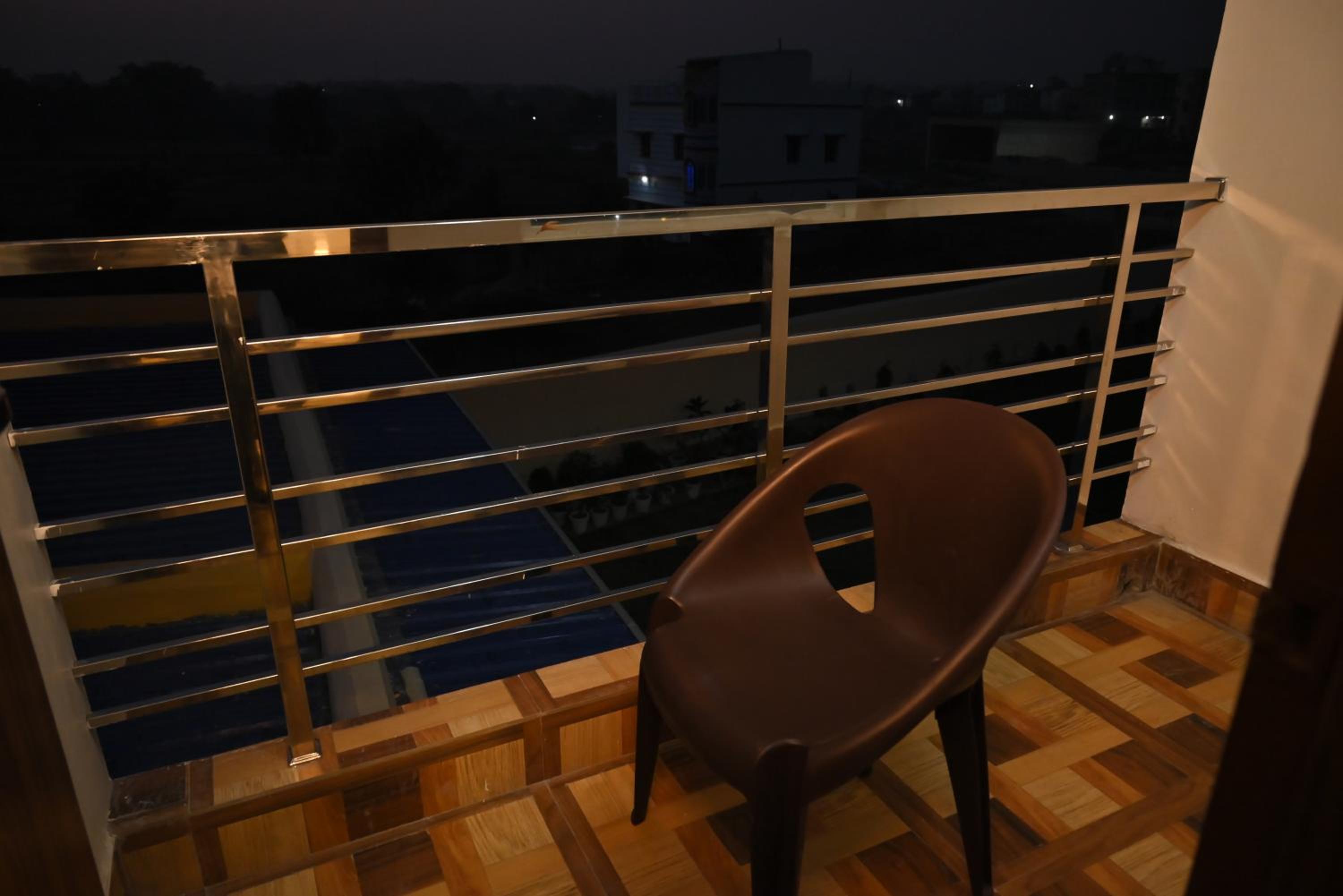 Premium Club Room - Photo 26