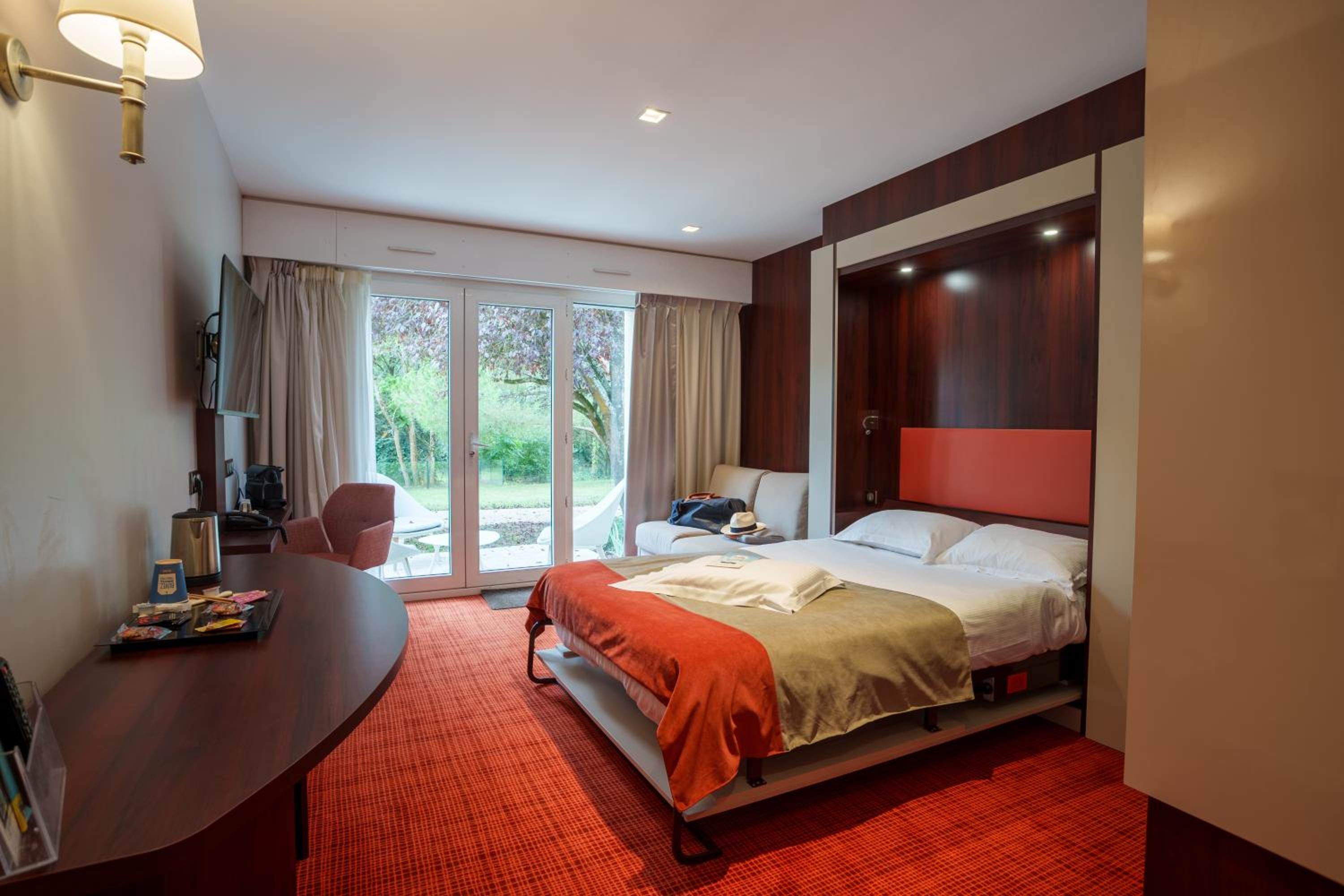 Triple Room with One Double Bed and One Single Bed photo 3