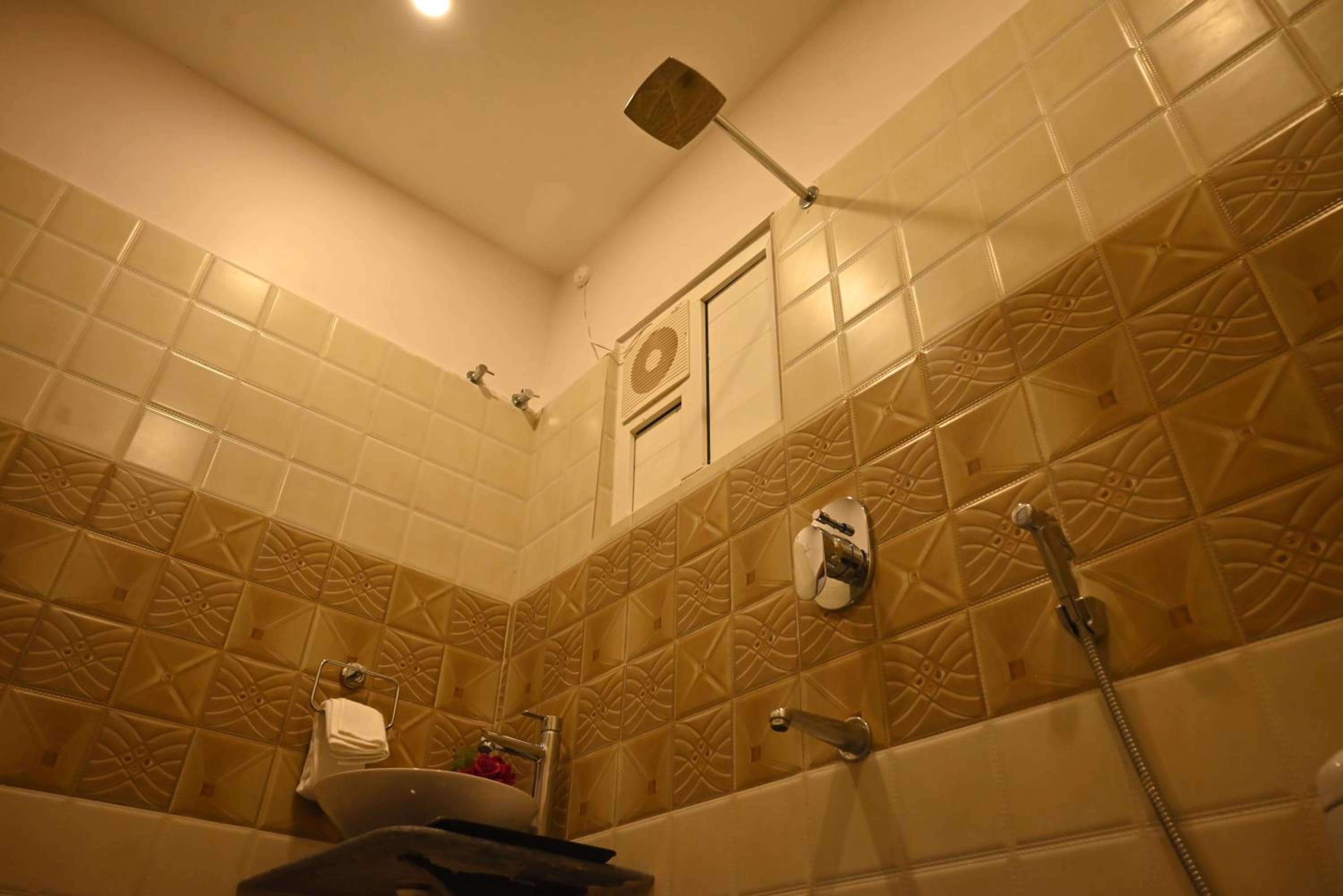 Premium Club Room - Photo 16