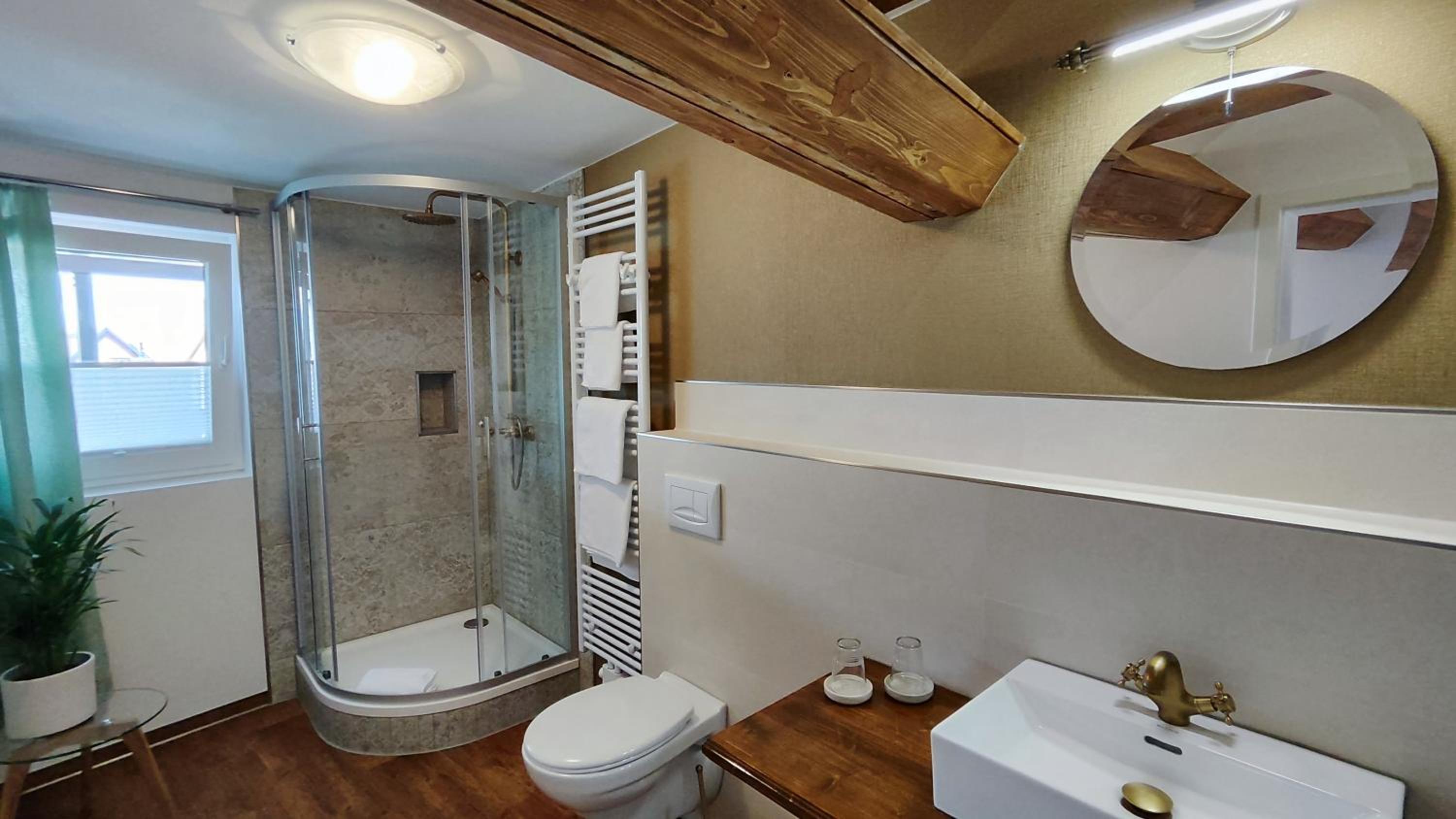Large Double Room photo 3