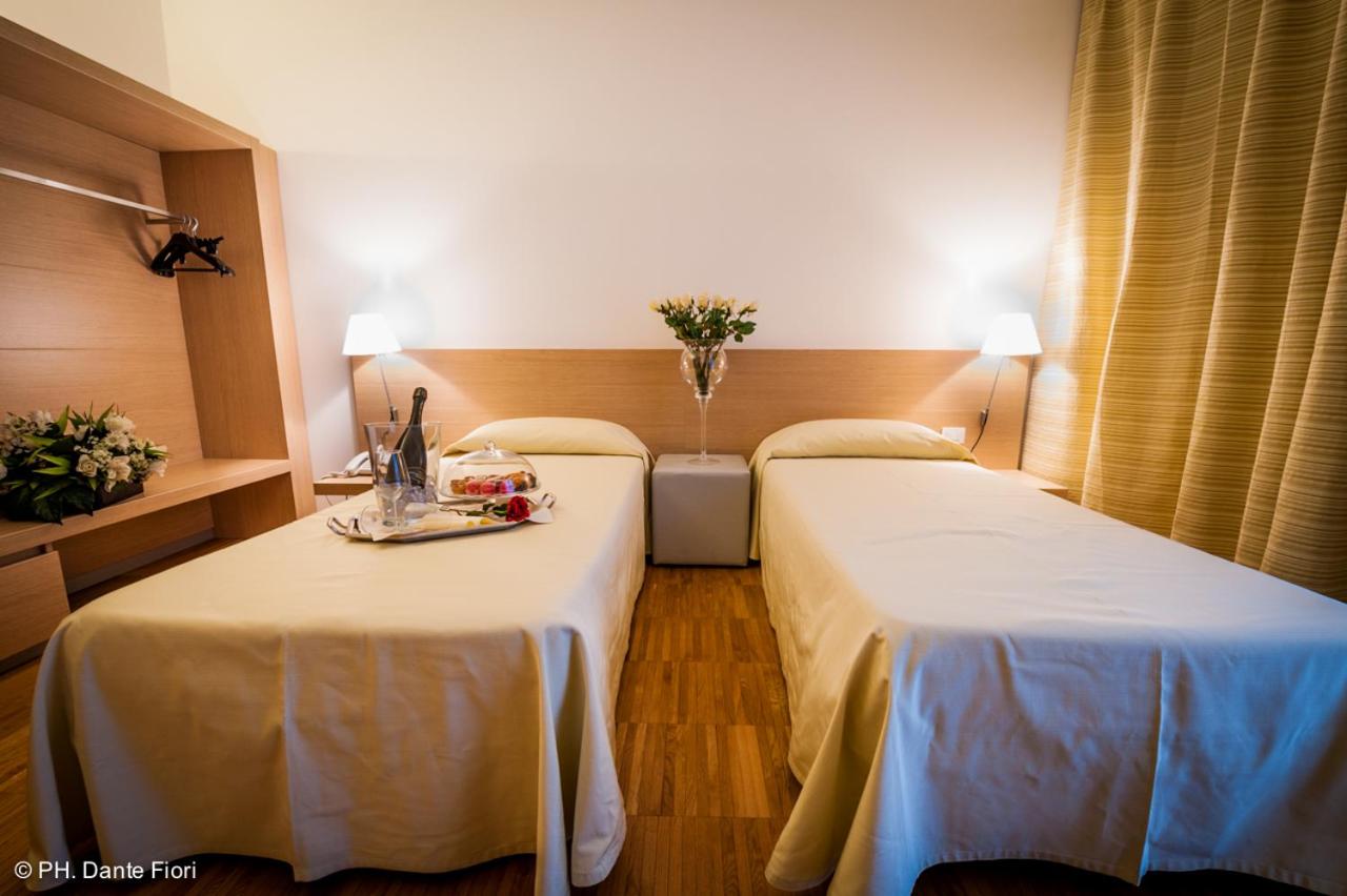 Twin Room - Photo 4