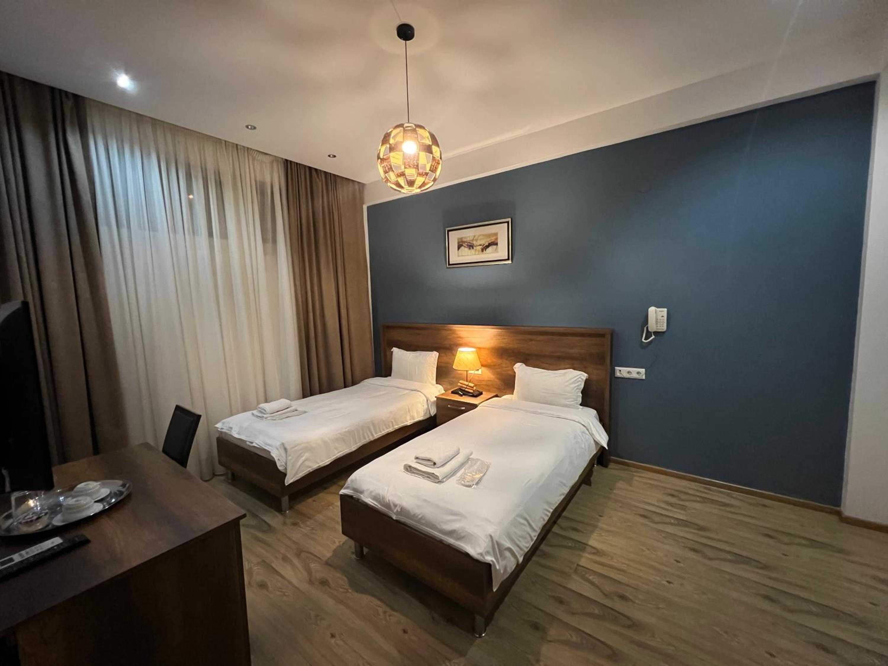 Budget Twin Room photo 3