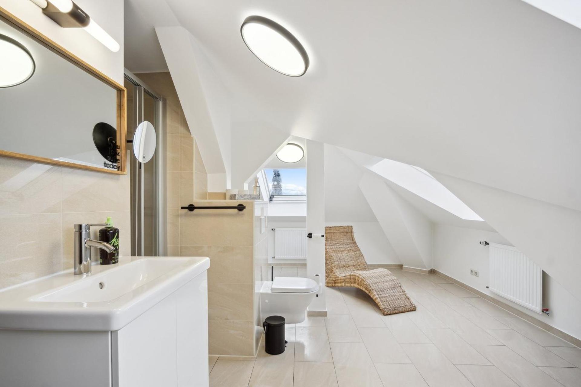 One-Bedroom Attic Suite photo 2