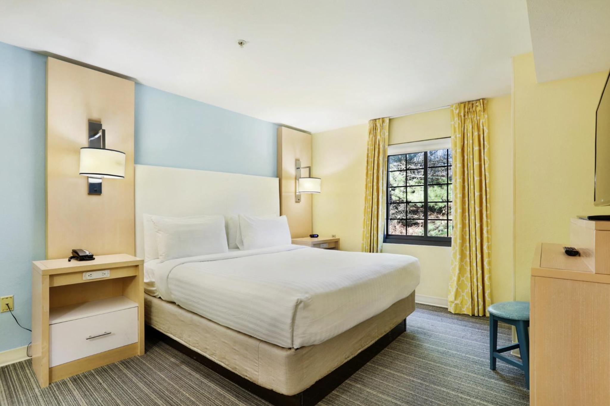 One-Bedroom King Suite - Photo 1