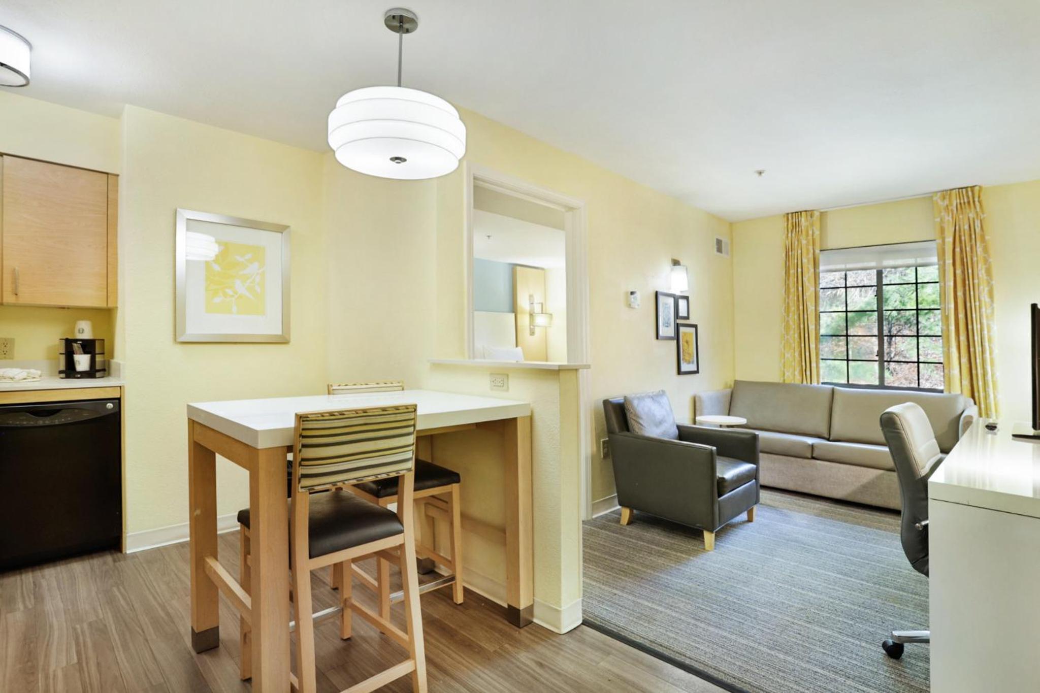 One-Bedroom Double Suite - Photo 4