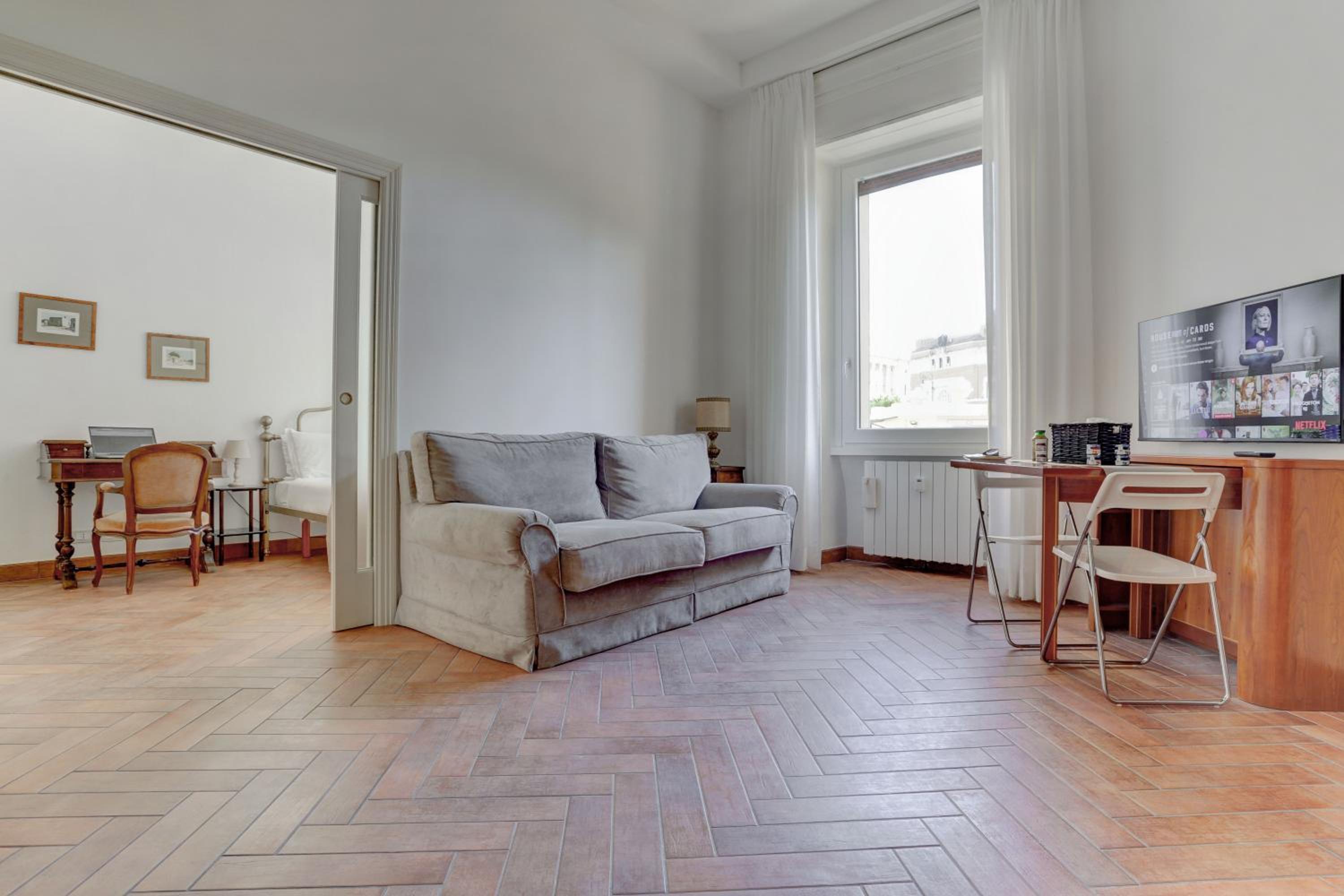 One-Bedroom Apartment