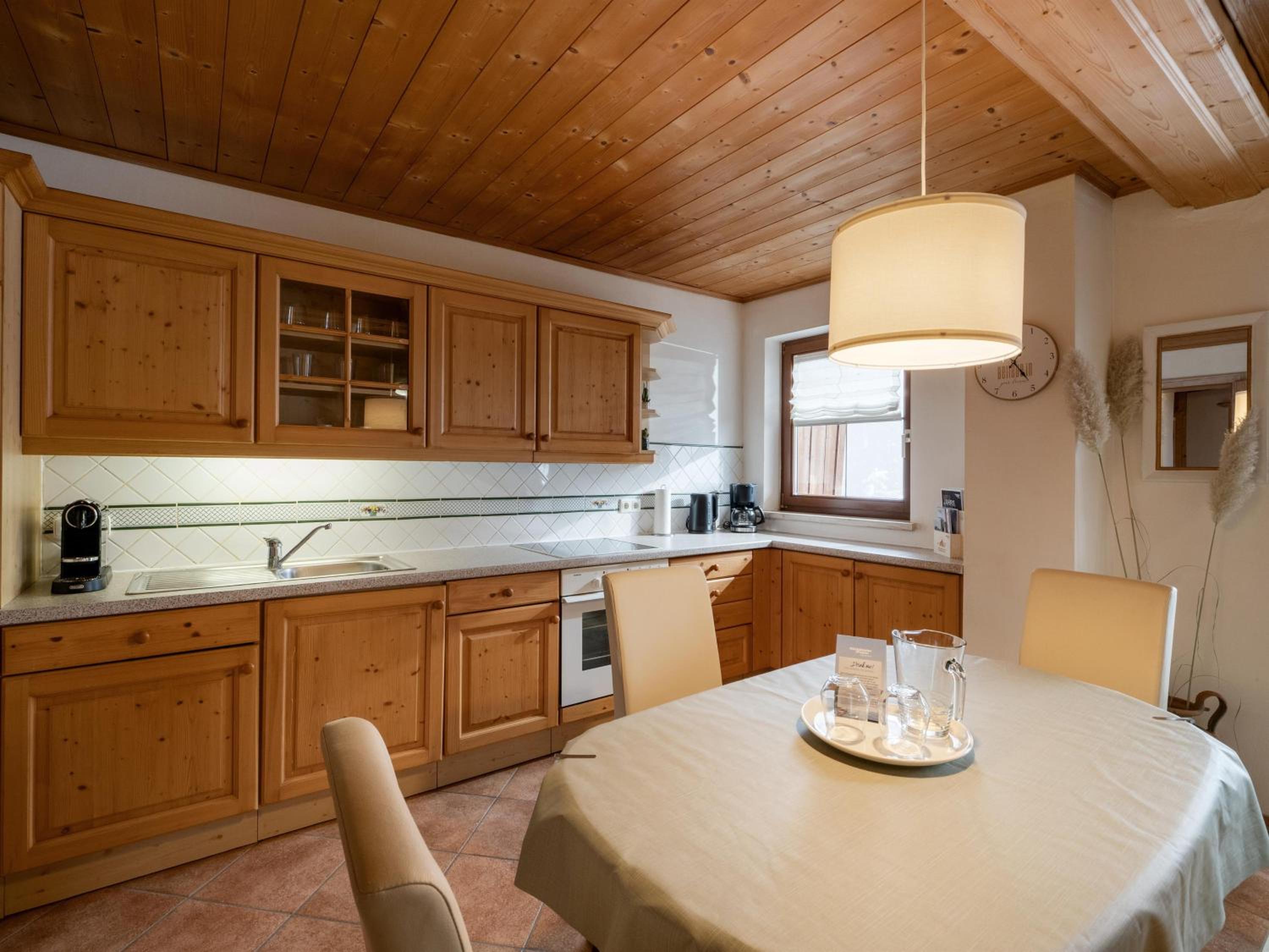 One-Bedroom Apartment with Shower photo 2