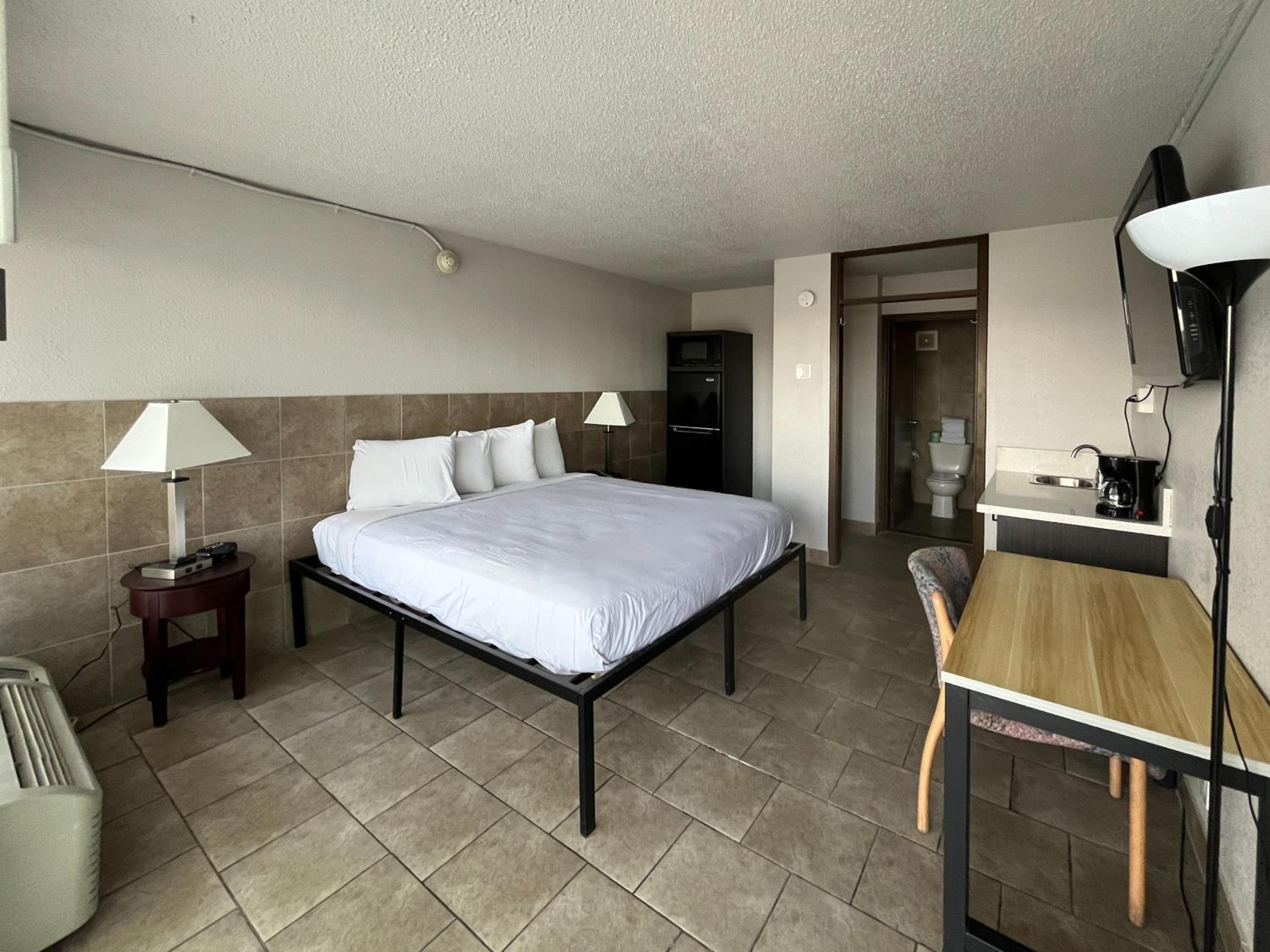 King Room - Disability Access - Non-Smoking photo 1