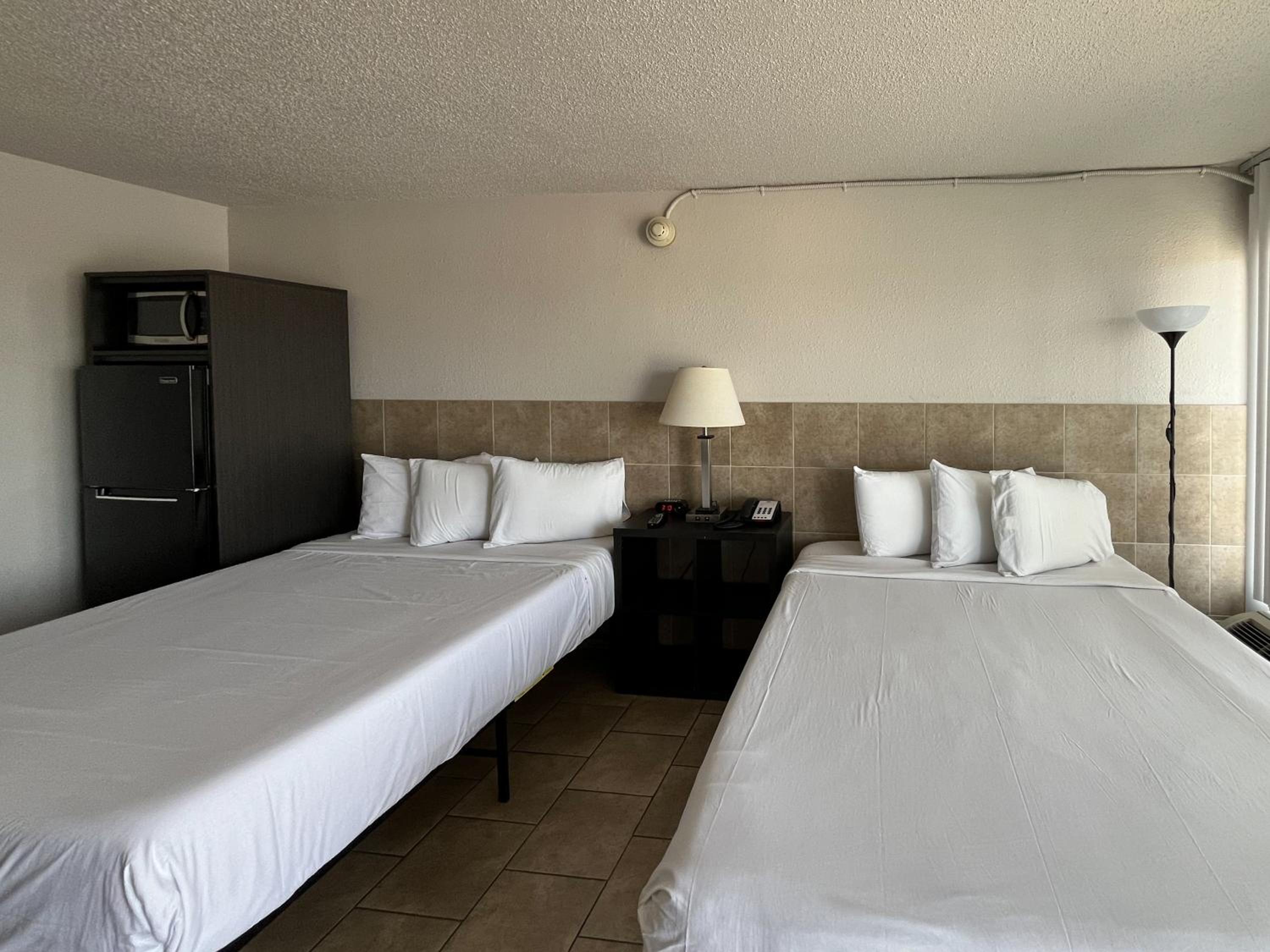 Quadruple Room - Non-Smoking photo 1