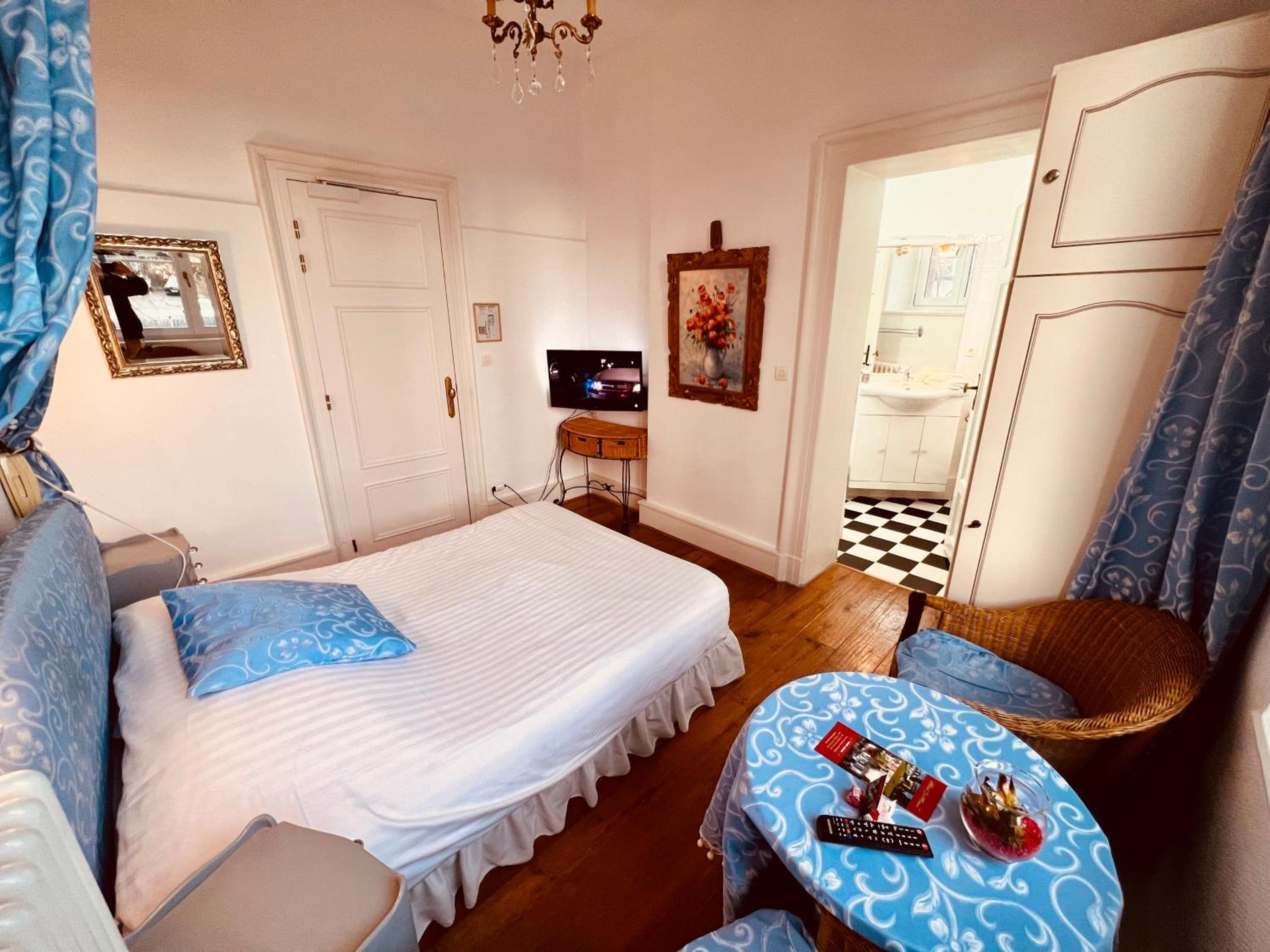 Romantic Double or Twin Room - Photo 2