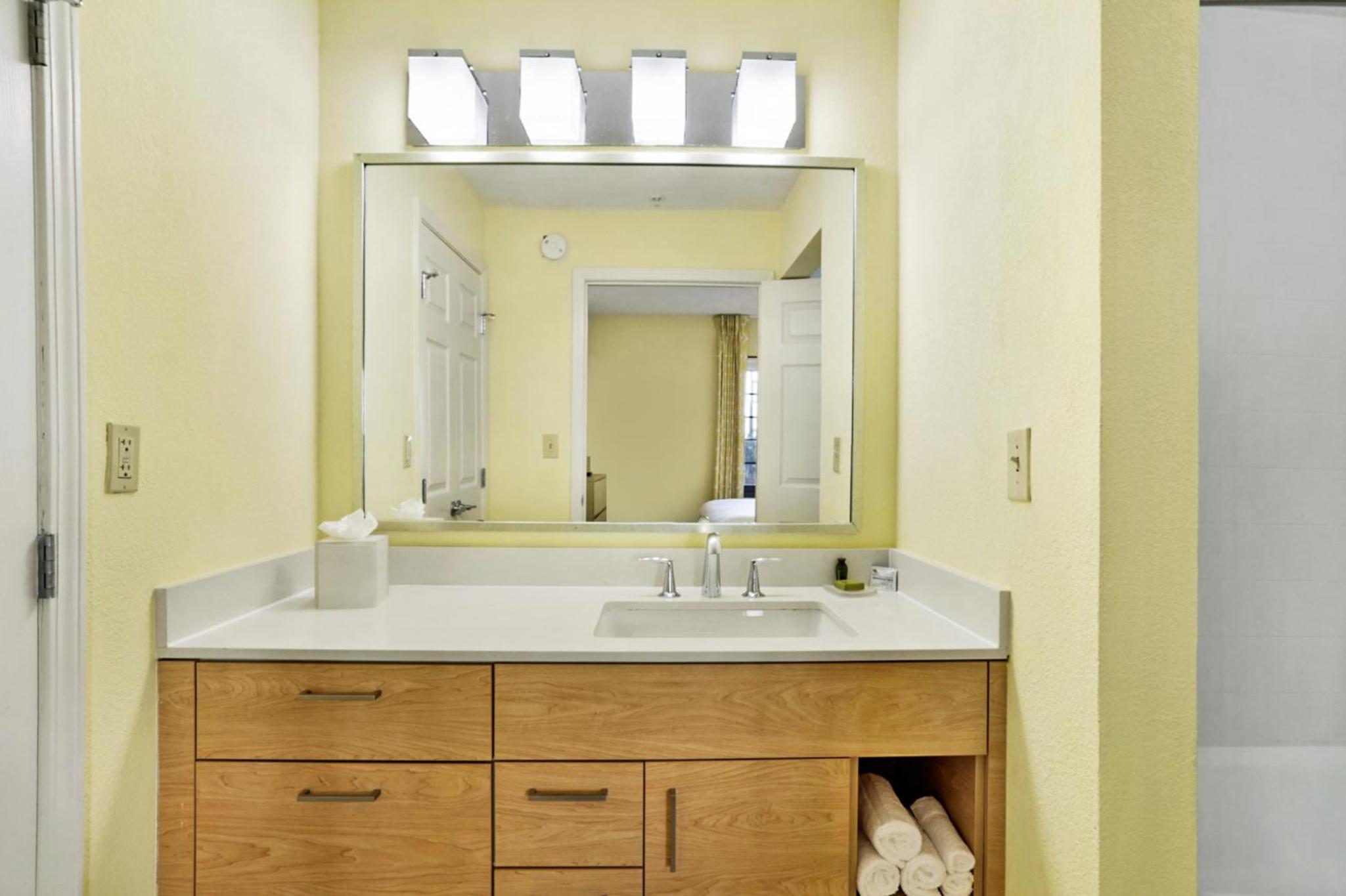 Two-Bedroom King Suite - Photo 7