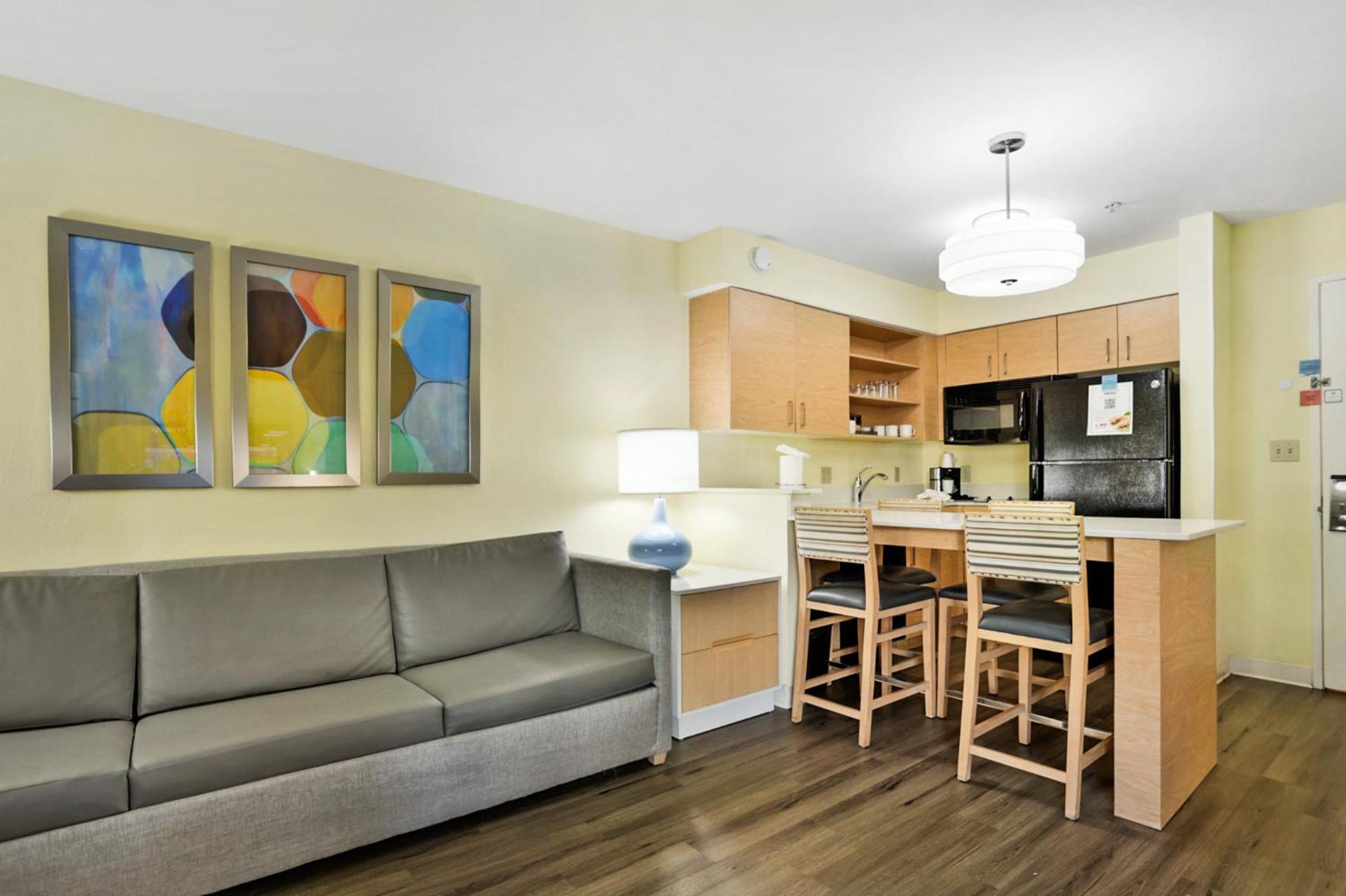 Two-Bedroom King Suite - Photo 2