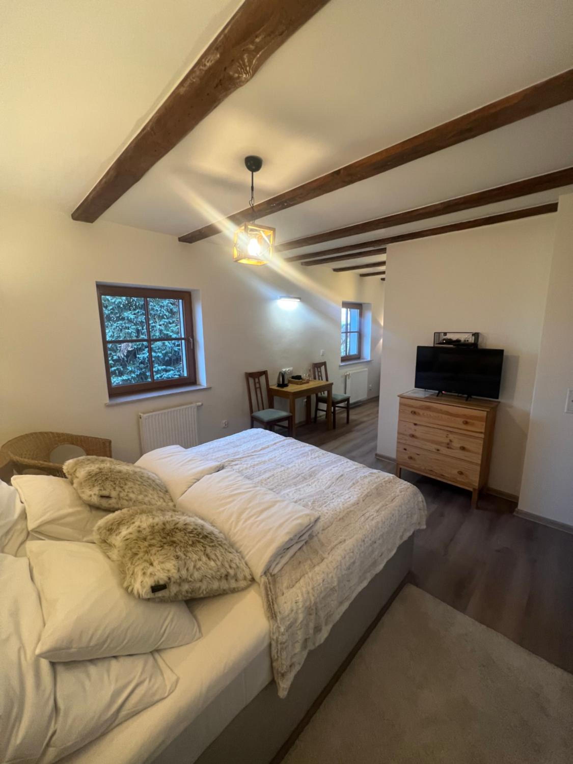 King Room with Mountain View photo 2